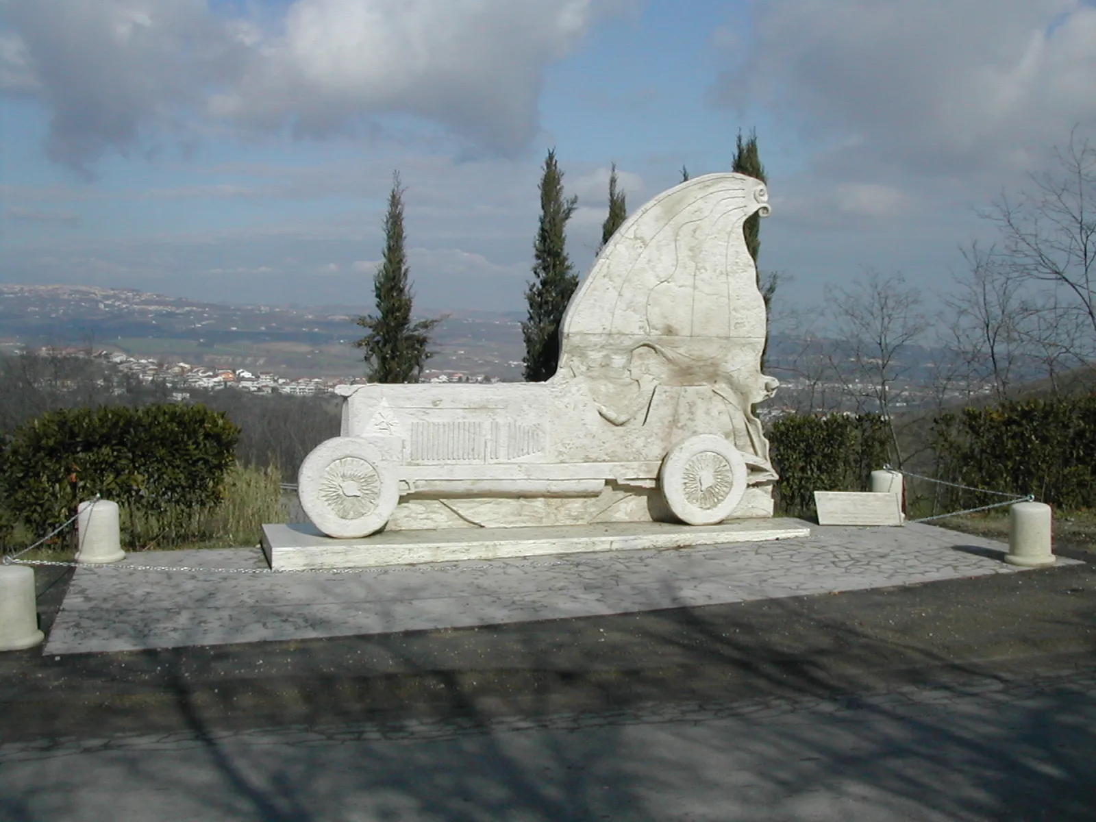 Photo showing: Scultura ricordo della Coppa Acerbo realizzata da Igor Cascella