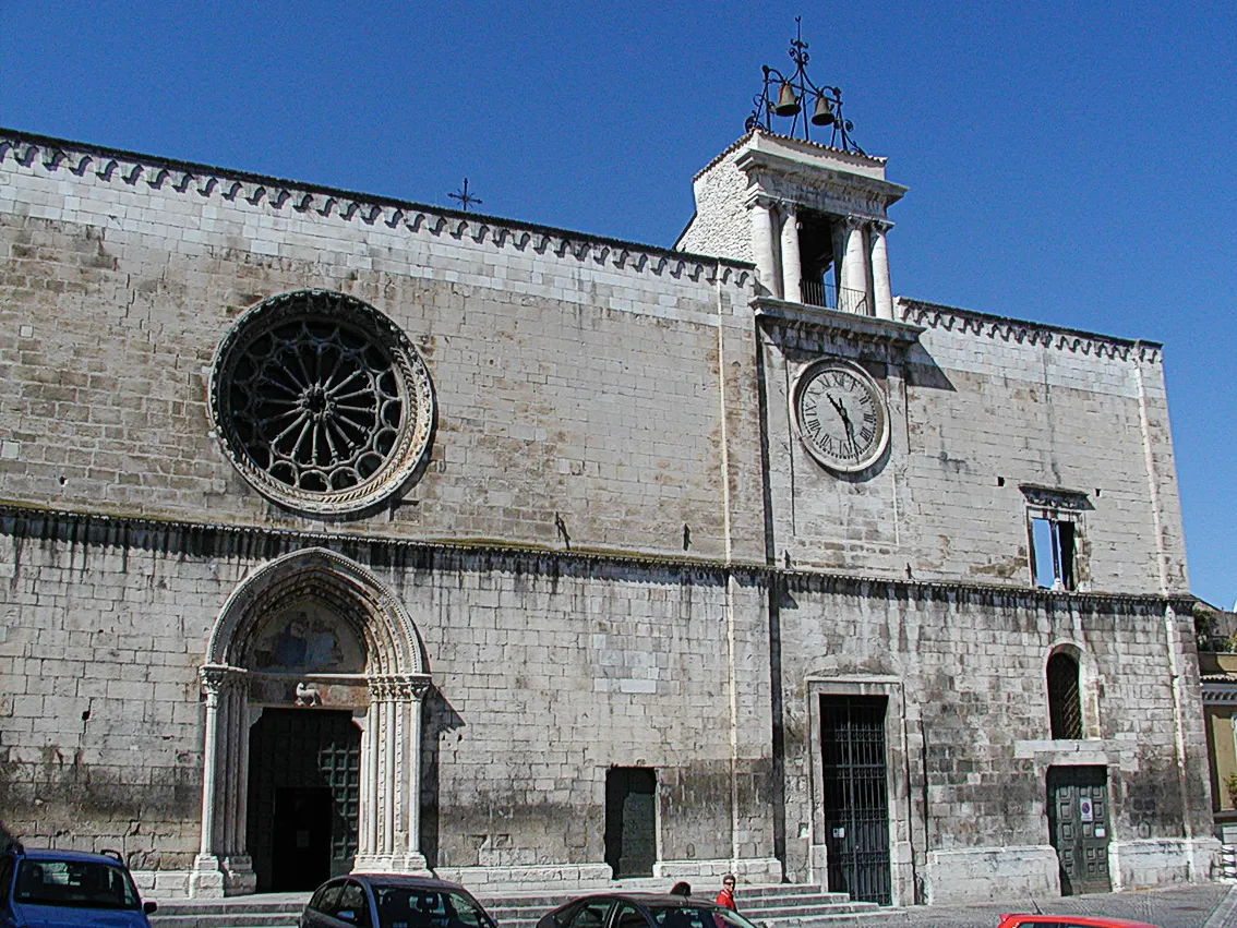 Photo showing: Sulmona, facade of S. Maria della Tomba Church.