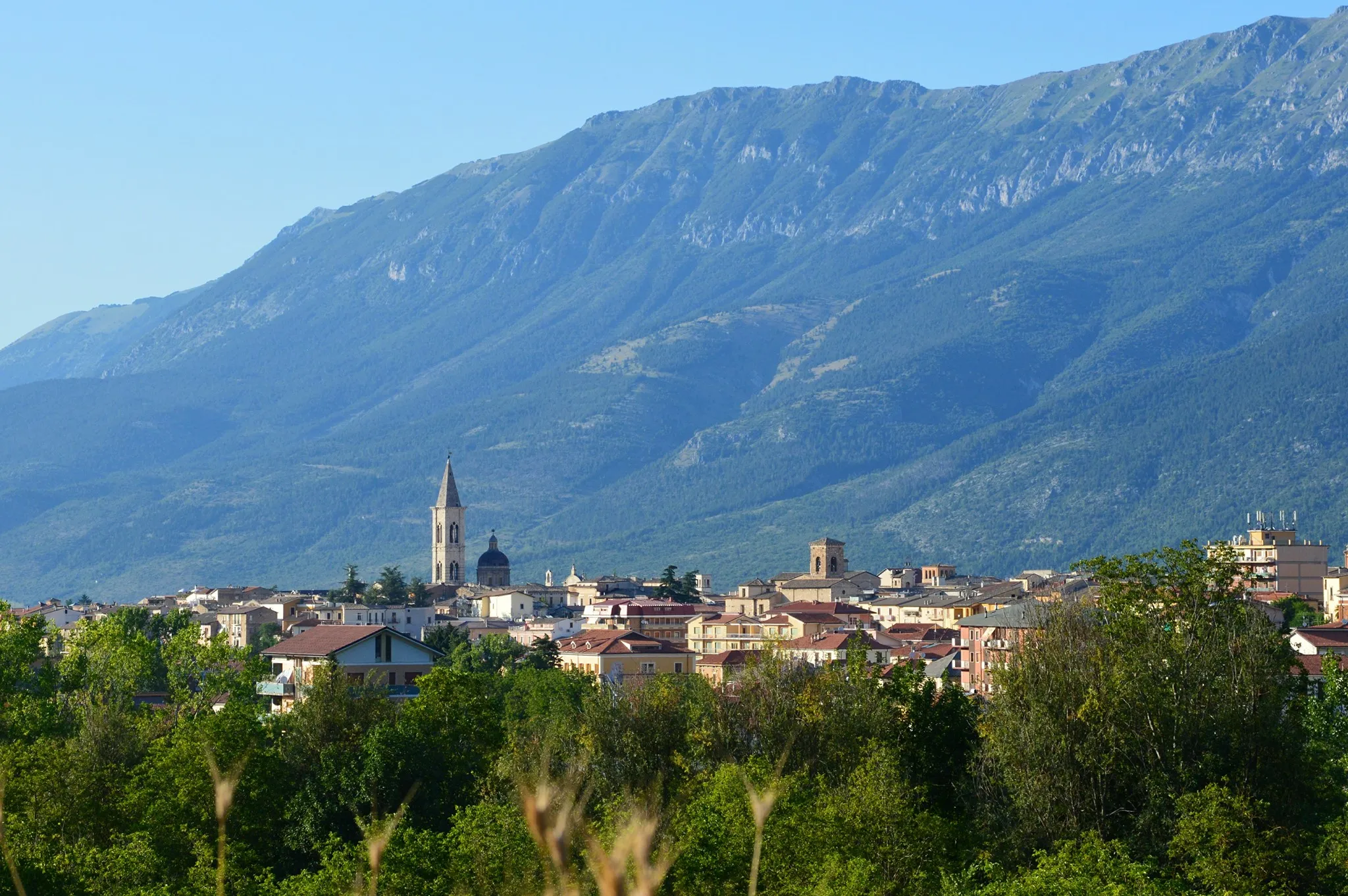 Photo showing: Panorama della città di Sulmona