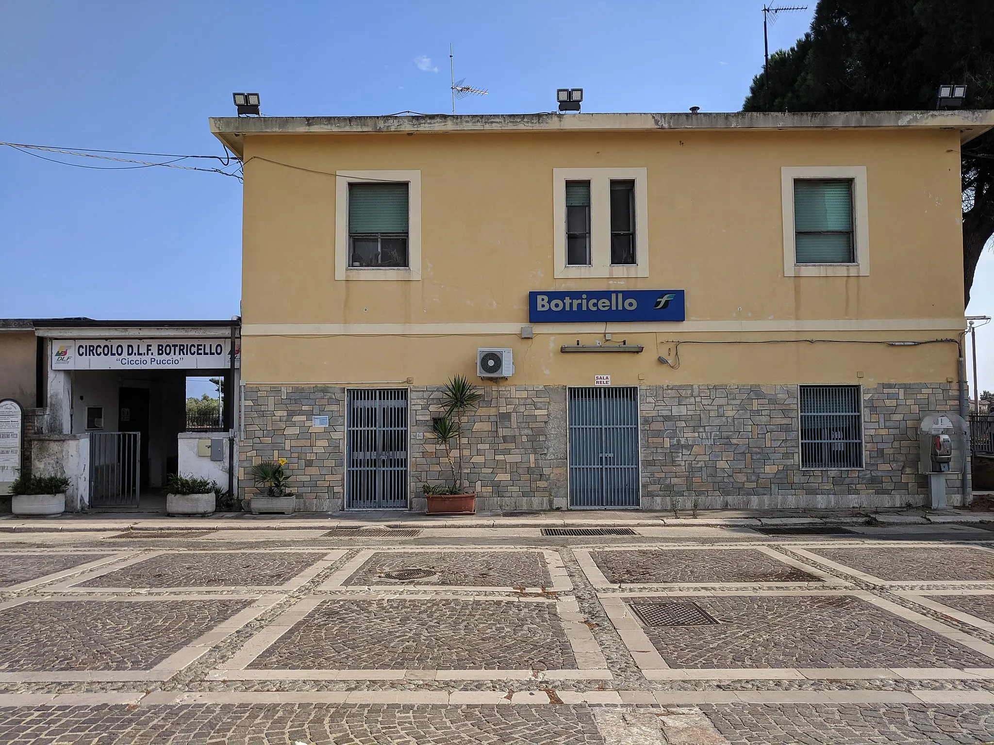 Photo showing: Stazione Botricello