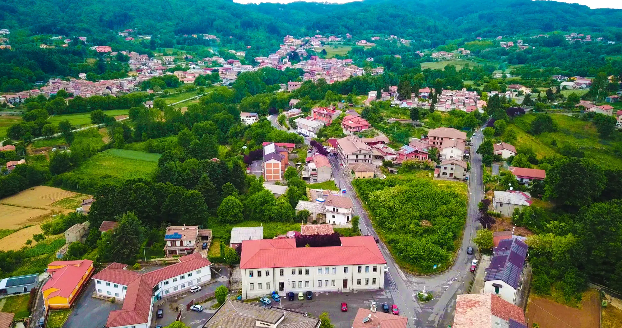 Photo showing: Piazza Gabriele Perri sede del Municipio di Decollatura (CZ)