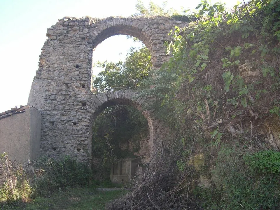 Photo showing: Località Battandieri: resti di un antico acquedotto.