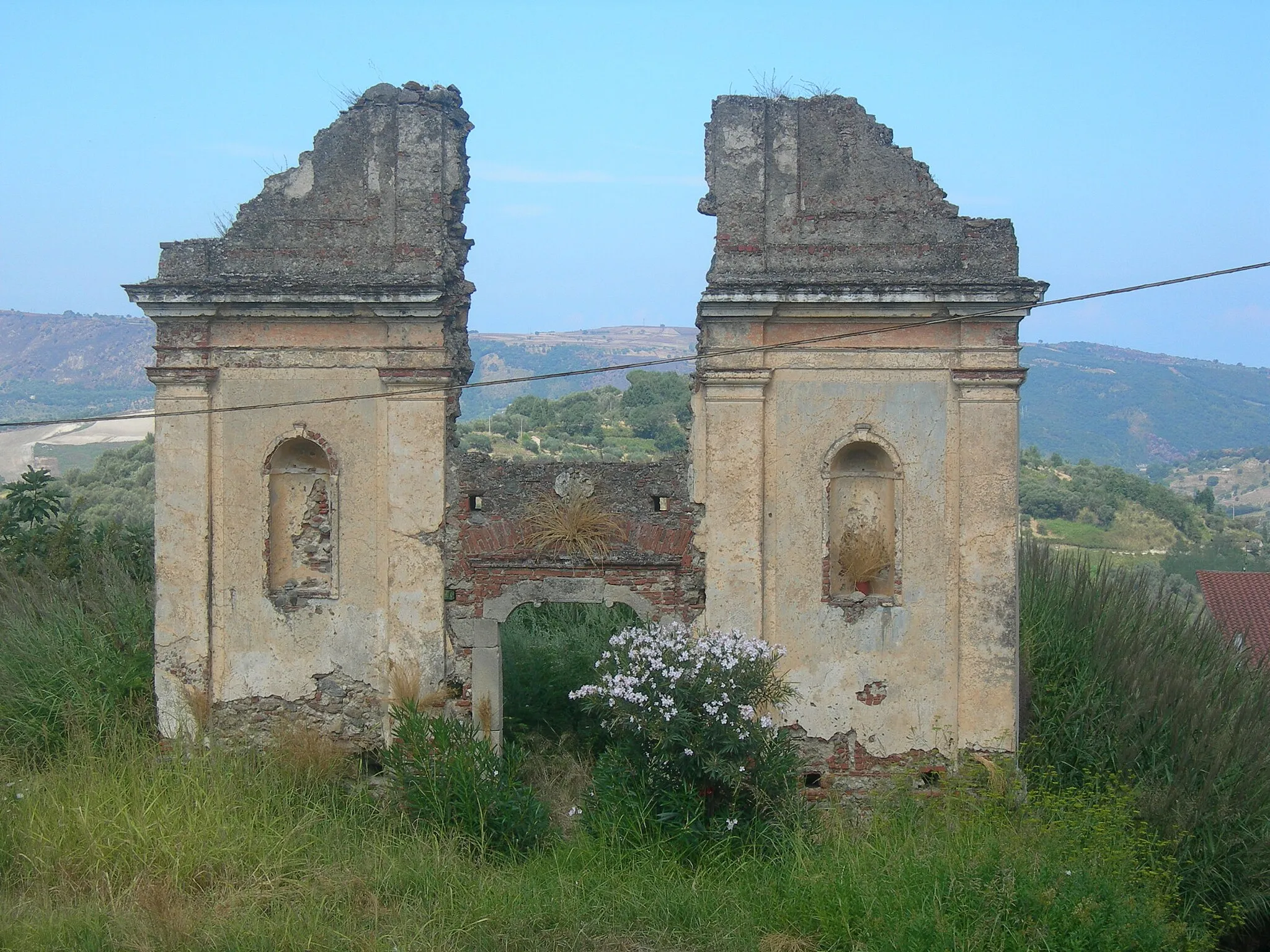 Photo showing: Ruderi Chiesa dell'Addolorata (Condolima)