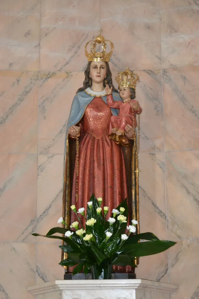 Photo showing: Statua della Madonna del Rosario nella chiesa del SS. Rosario in Beltiglio di Ceppaloni.