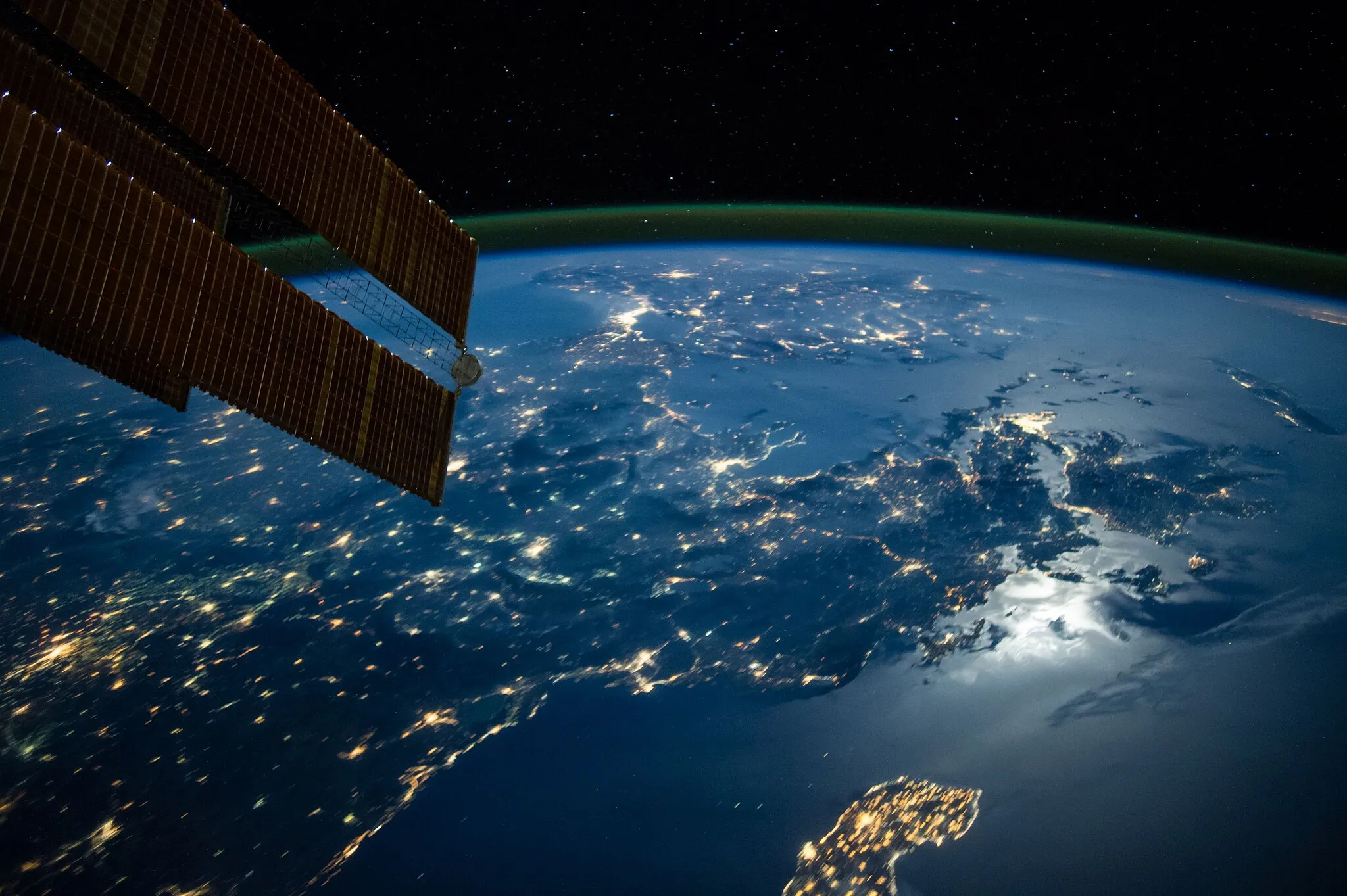 Photo showing: View of Earth taken during ISS Expedition 40.