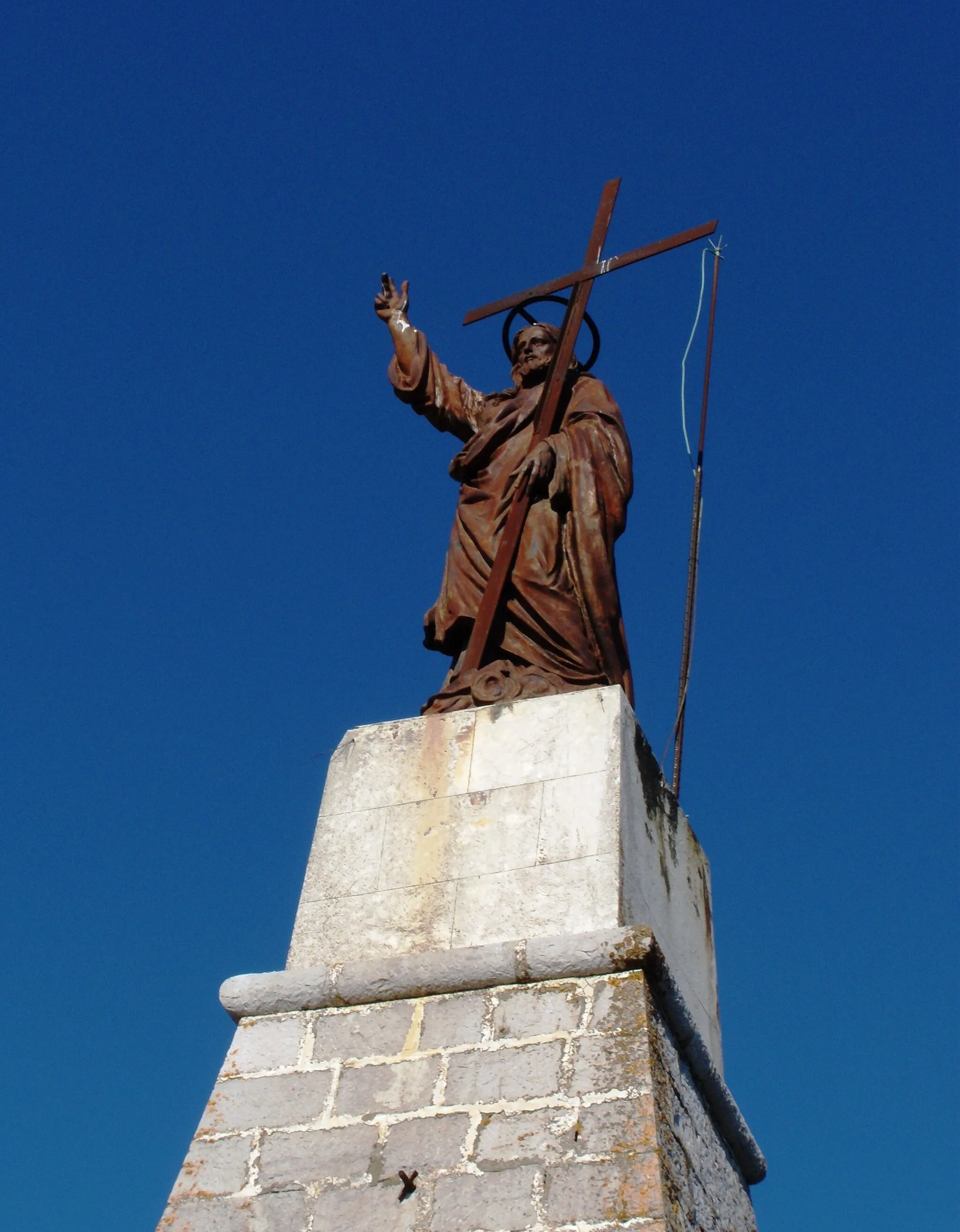 Photo showing: Monumento in ghisa al Gesù Redentore su Monte Acero in Provincia di Benevento.