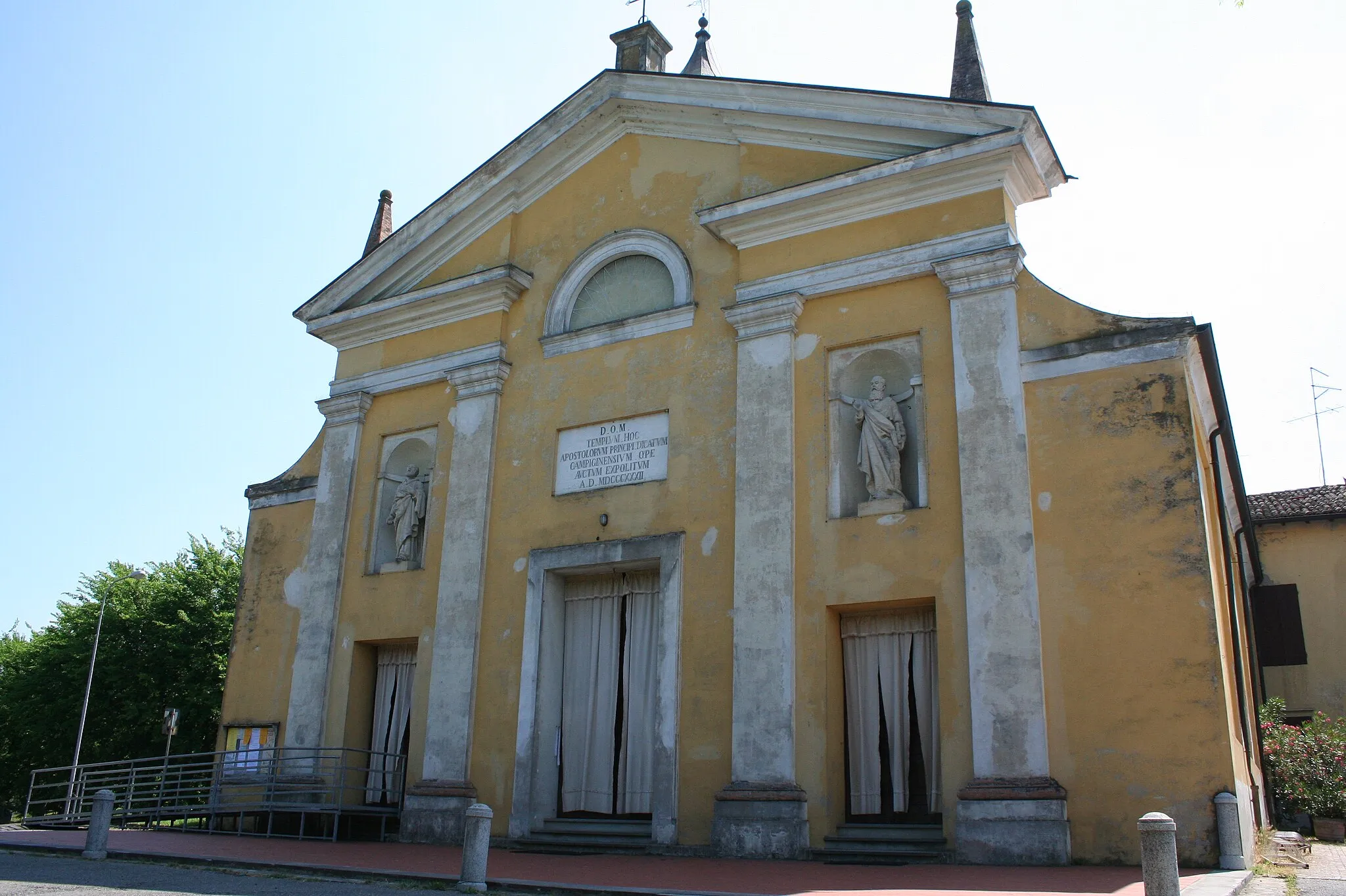 Photo showing: The Saint Peter and Saint Paul's Church in Campegine, Reggio Emilia (Italy)