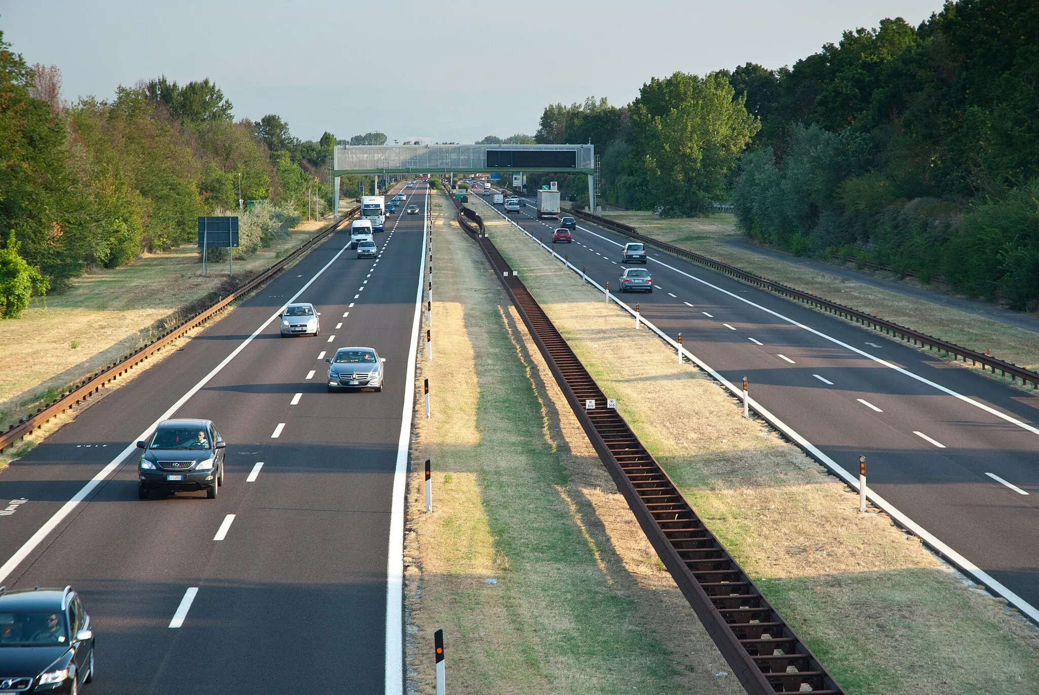 Photo showing: Autostrada del Brennero vicino a Campogalliano, (km 310) visto dalla via Ponte Alto (SP 13)