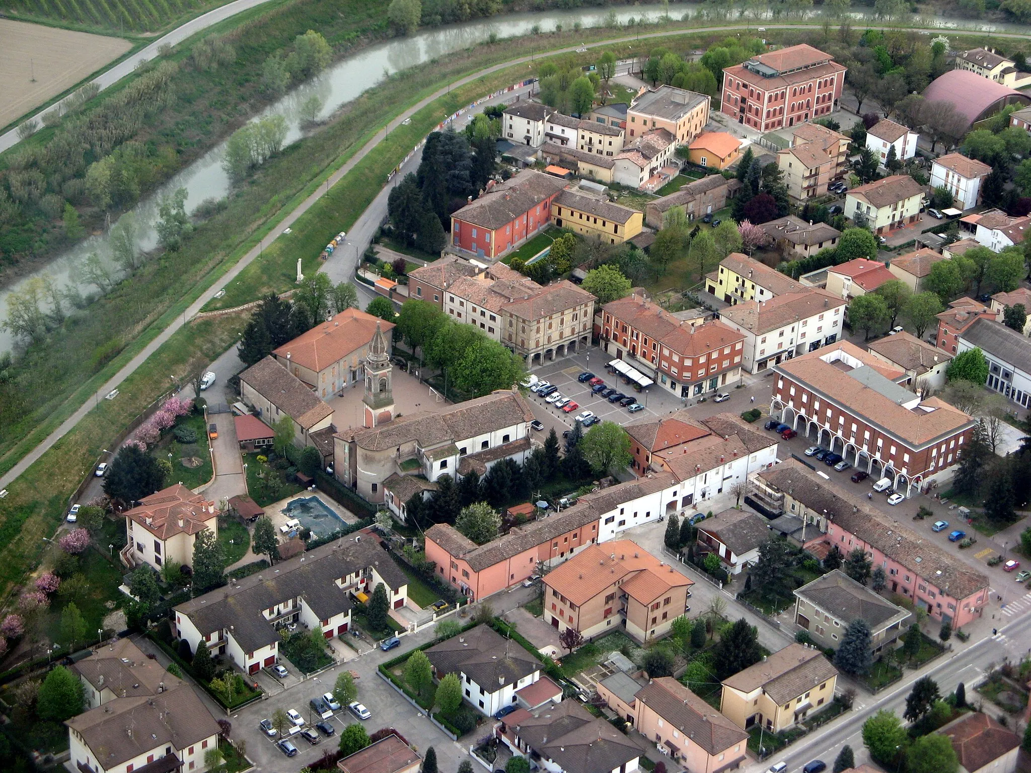 Photo showing: Photo of the centre taken from an airplane.