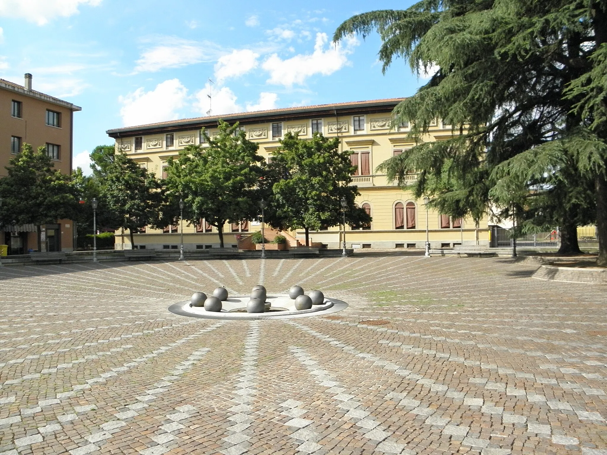 Photo showing: Castel Maggiore: le scuole "Filippo Bassi".