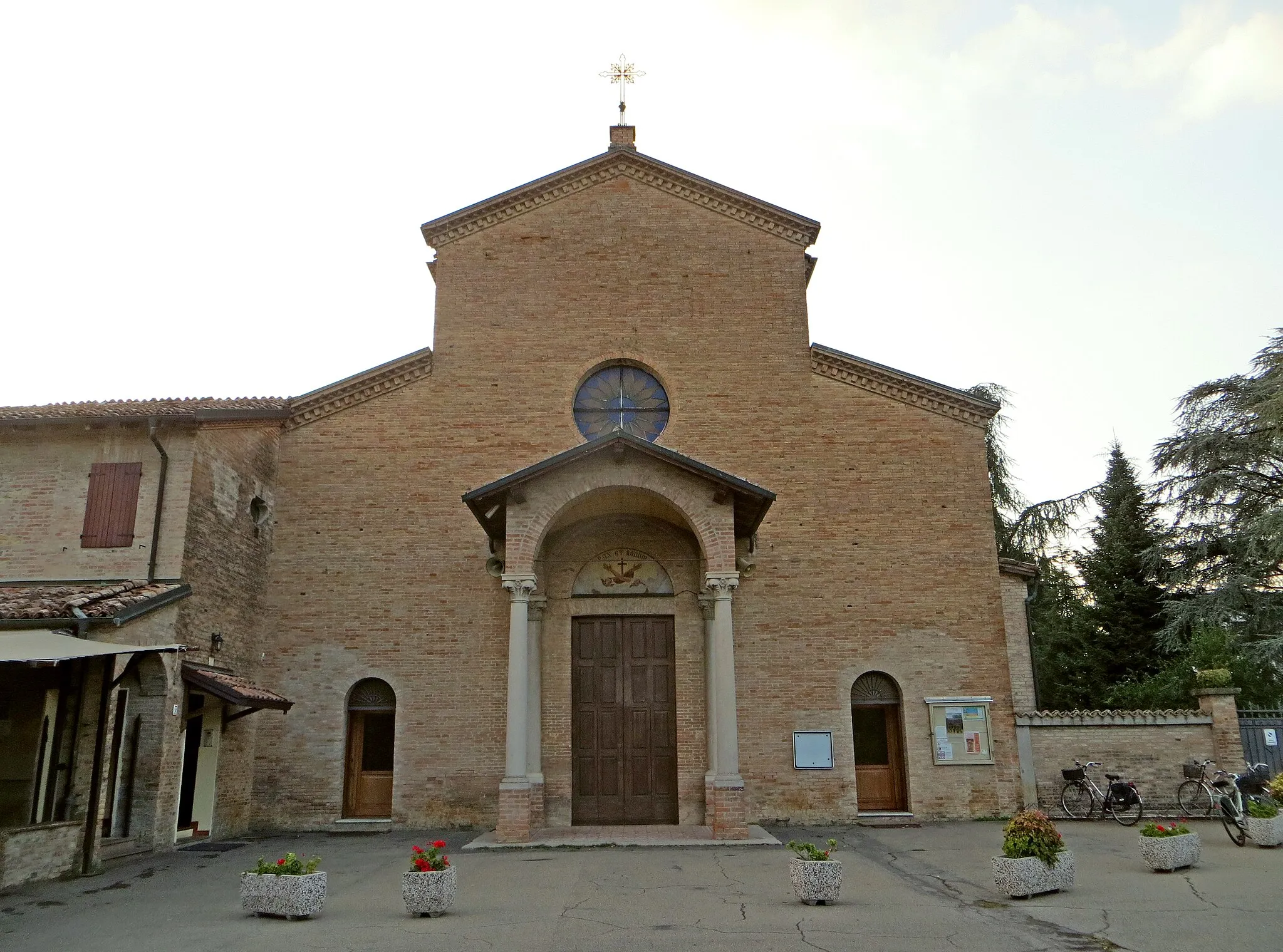 Photo showing: Chiesa del Sacro Cuore (Fidenza) - facciata