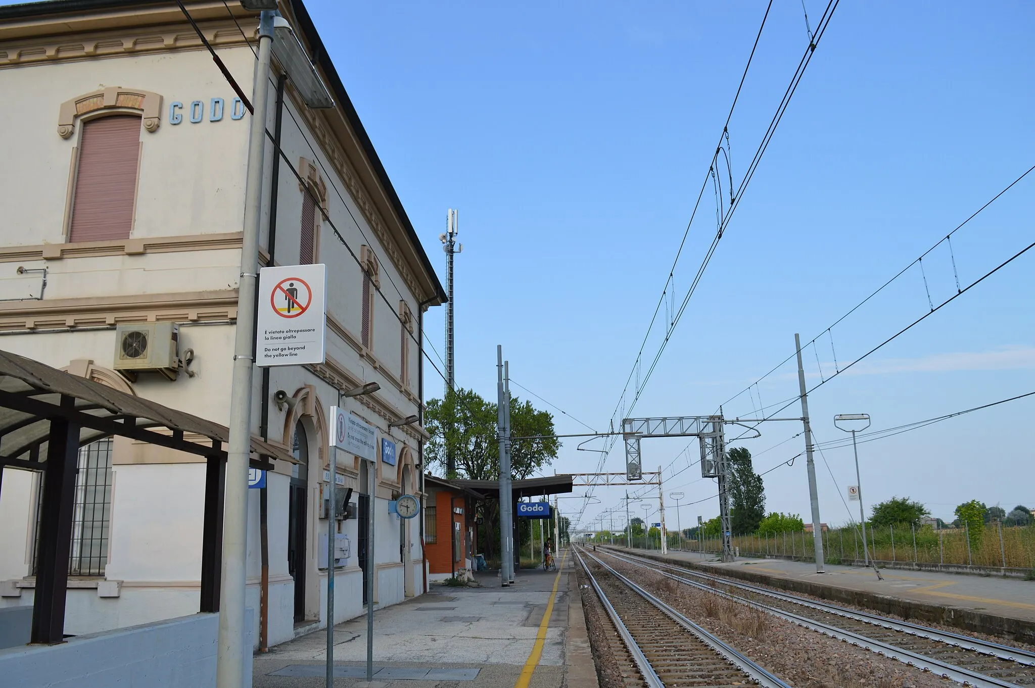 Photo showing: Stazione ferroviaria di Godo.