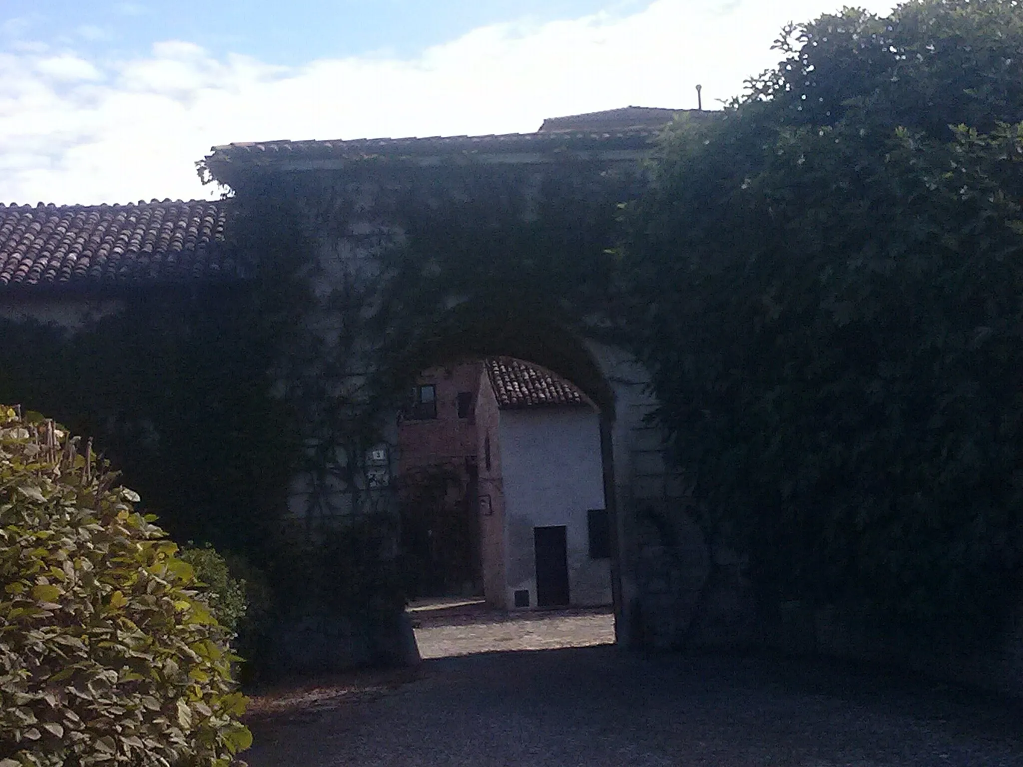 Photo showing: Entrance of the Castle of Castelbosco, near Campremoldo Sopra, municipality of Gragnano Trebbiense, Piacenza, Italy