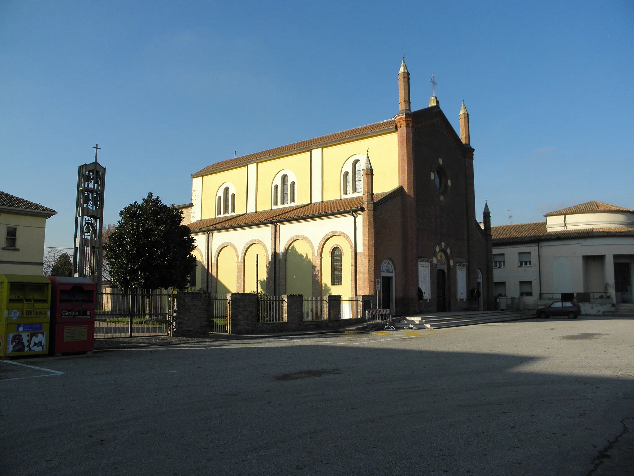 Photo showing: Jolanda di Savoia: la chiesa parrocchiale di San Giuseppe sposo della Beata Vergine Maria (XX secolo).