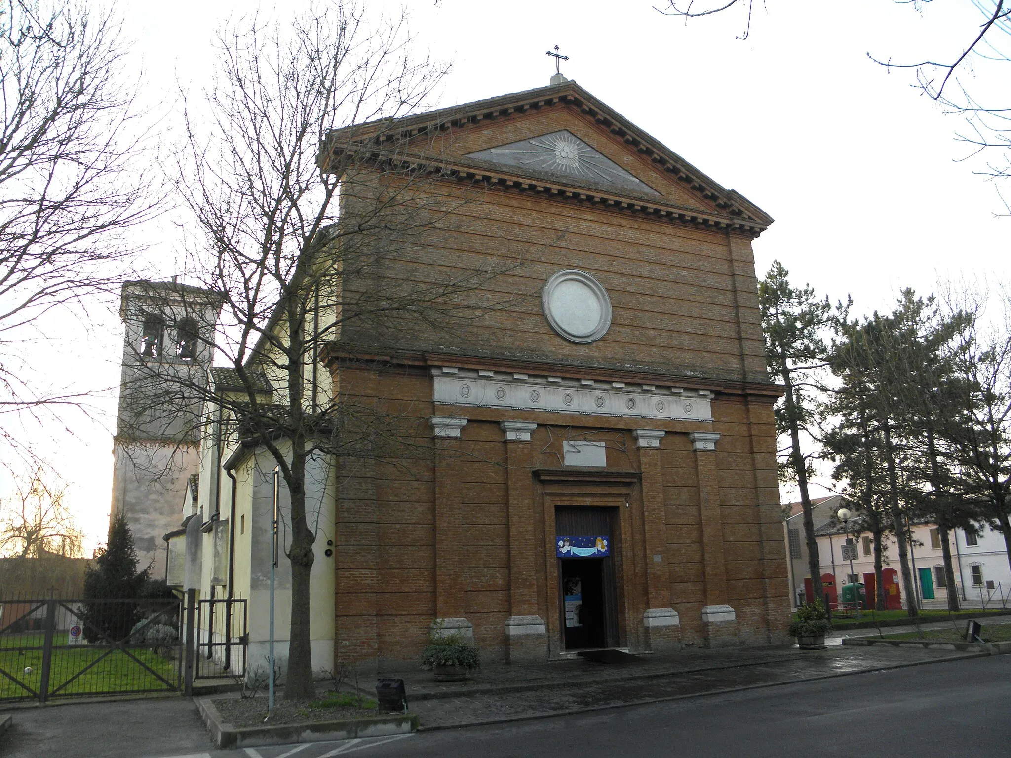 Photo showing: Migliaro, già comune autonomo e dal 2014 frazione di Fiscaglia: la chiesa parrocchiale della Natività di Maria Santissima (o semplicemente di Maria) della seconda metà del XVI secolo.
