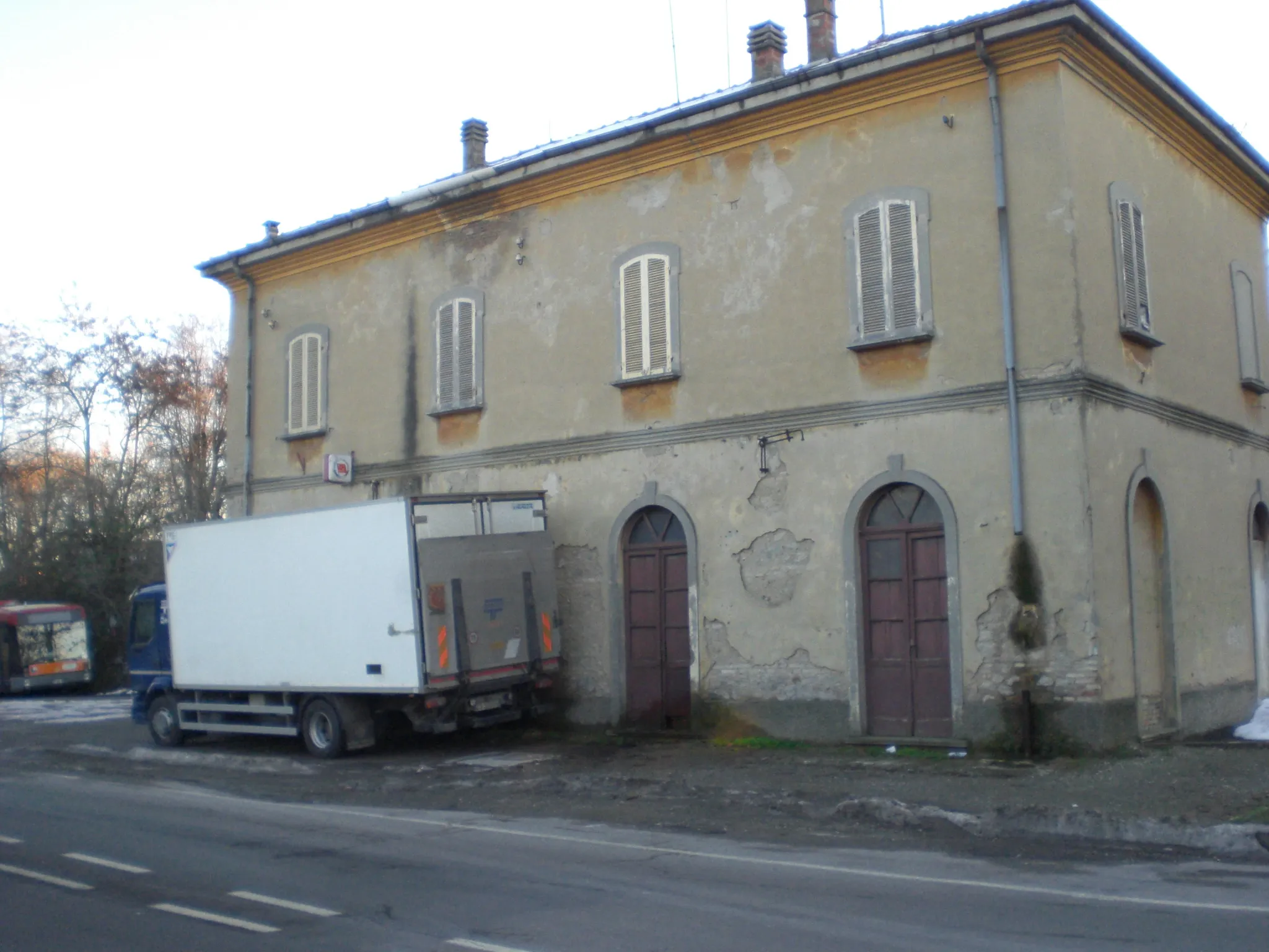 Photo showing: L'ex stazione ferroviaria CCFR di Montecchio Emilia (RE)