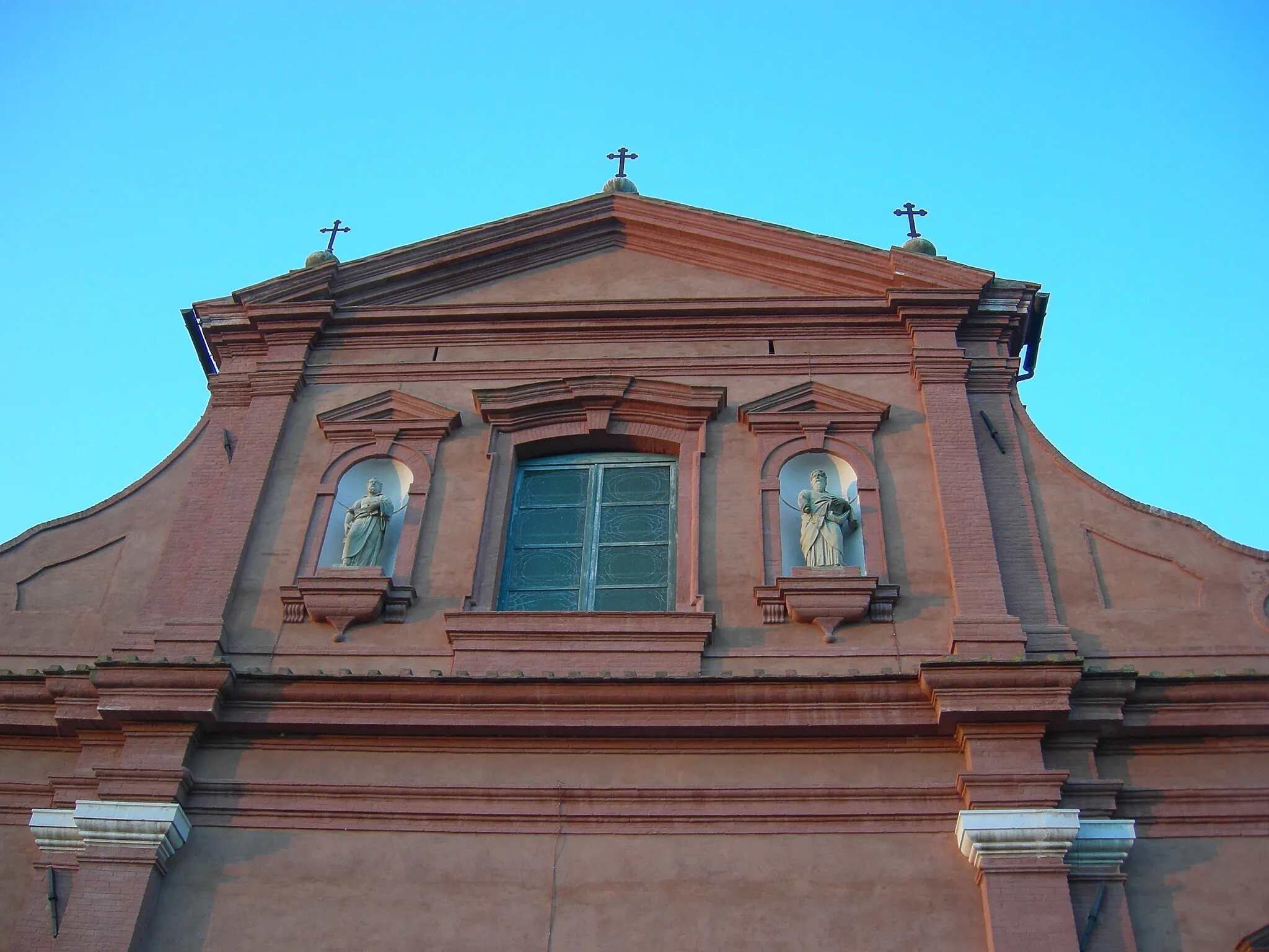 Photo showing: Facciata Chiesa di San Pietro e Paolo particolare Ostellato (Fe)