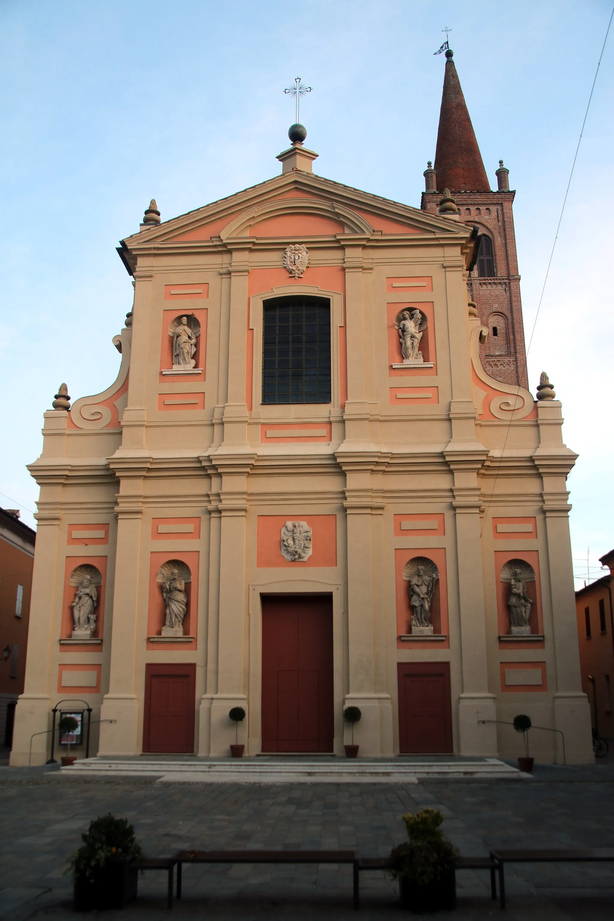 Photo showing: Collegiata di Santa Maria Maggiore (Pieve di Cento), facciata