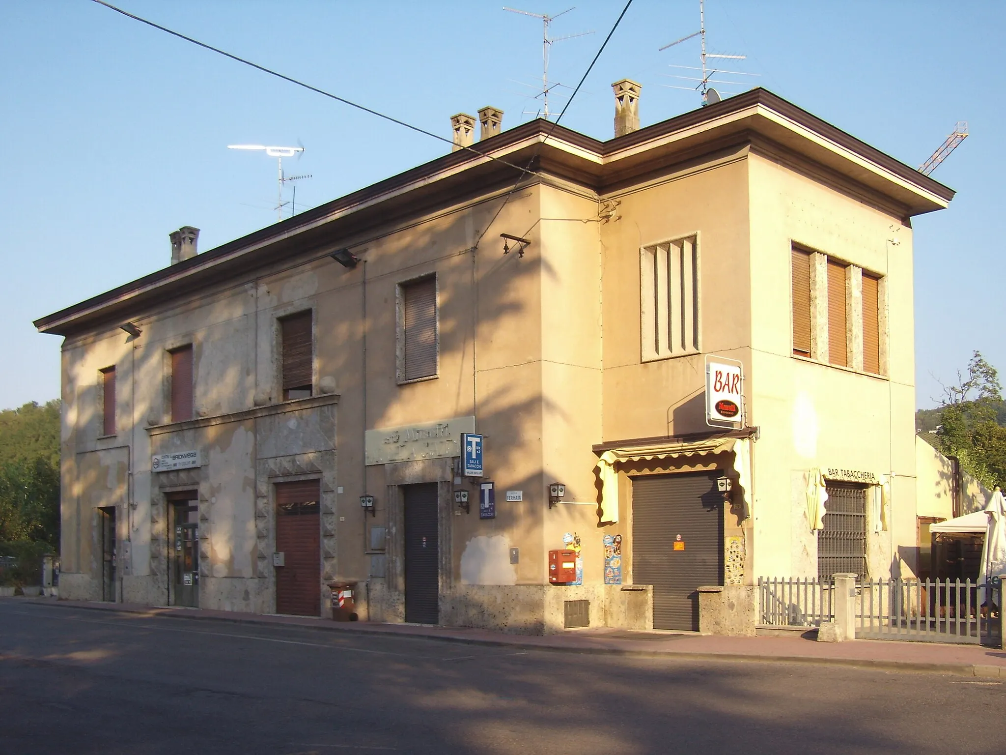 Photo showing: Old railway station in Ponte dell'Olio (PC), Italy.