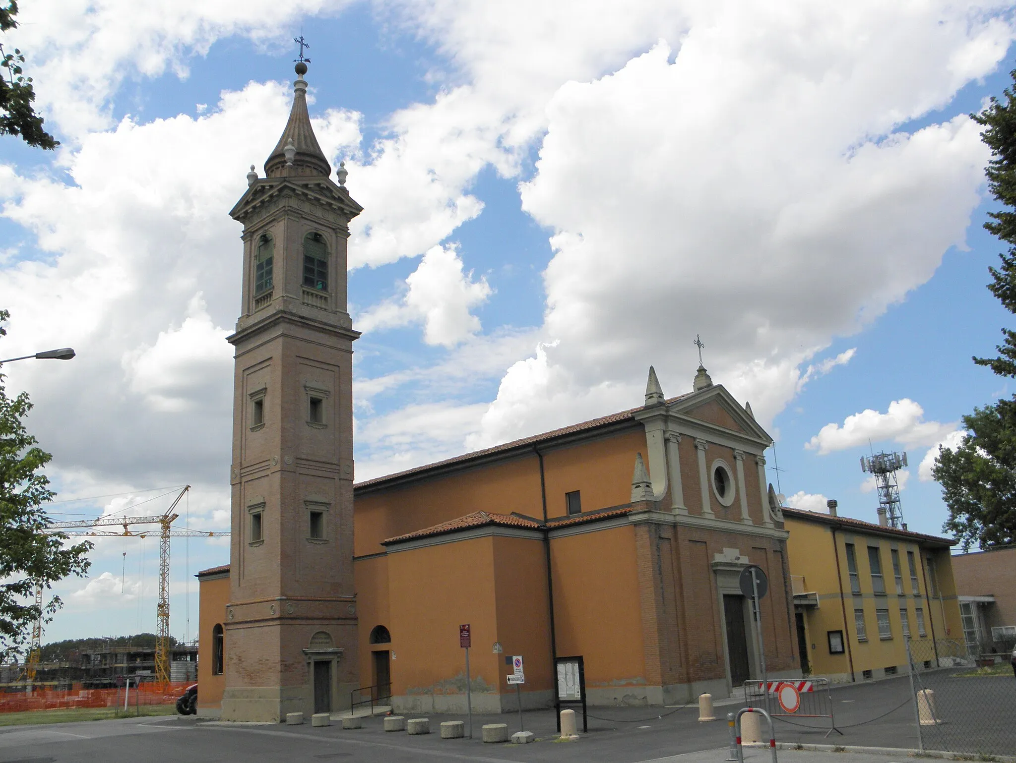 Photo showing: Quarto Inferiore, frazione di Granarolo dell'Emilia: la chiesa parrocchiale di San Michele Arcangelo.