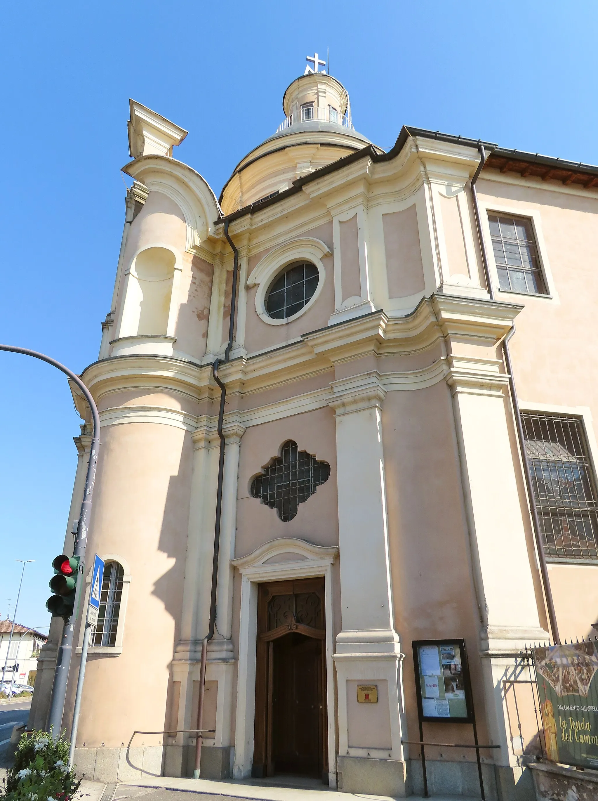 Photo showing: Lato nord-ovest del santuario della Beata Vergine del Carmelo