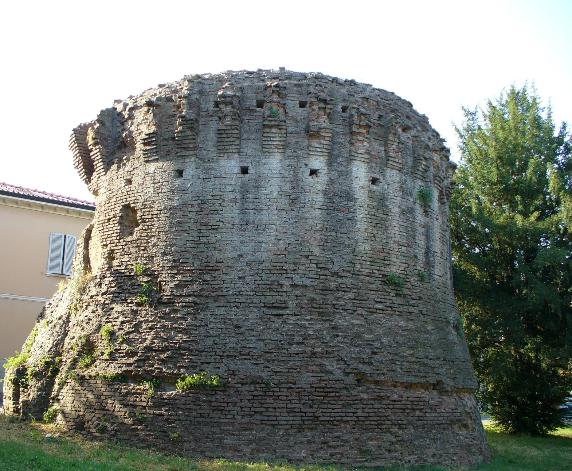 Photo showing: resti delle antiche fortificazioni a Russi (RA)
