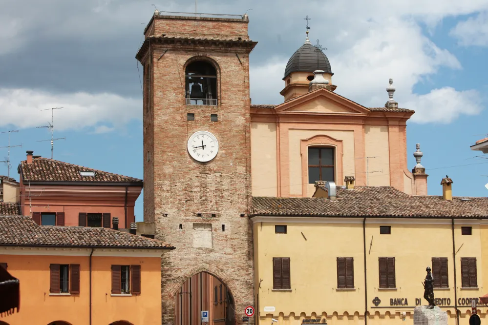 Photo showing: Torre di Piazza Silvagni