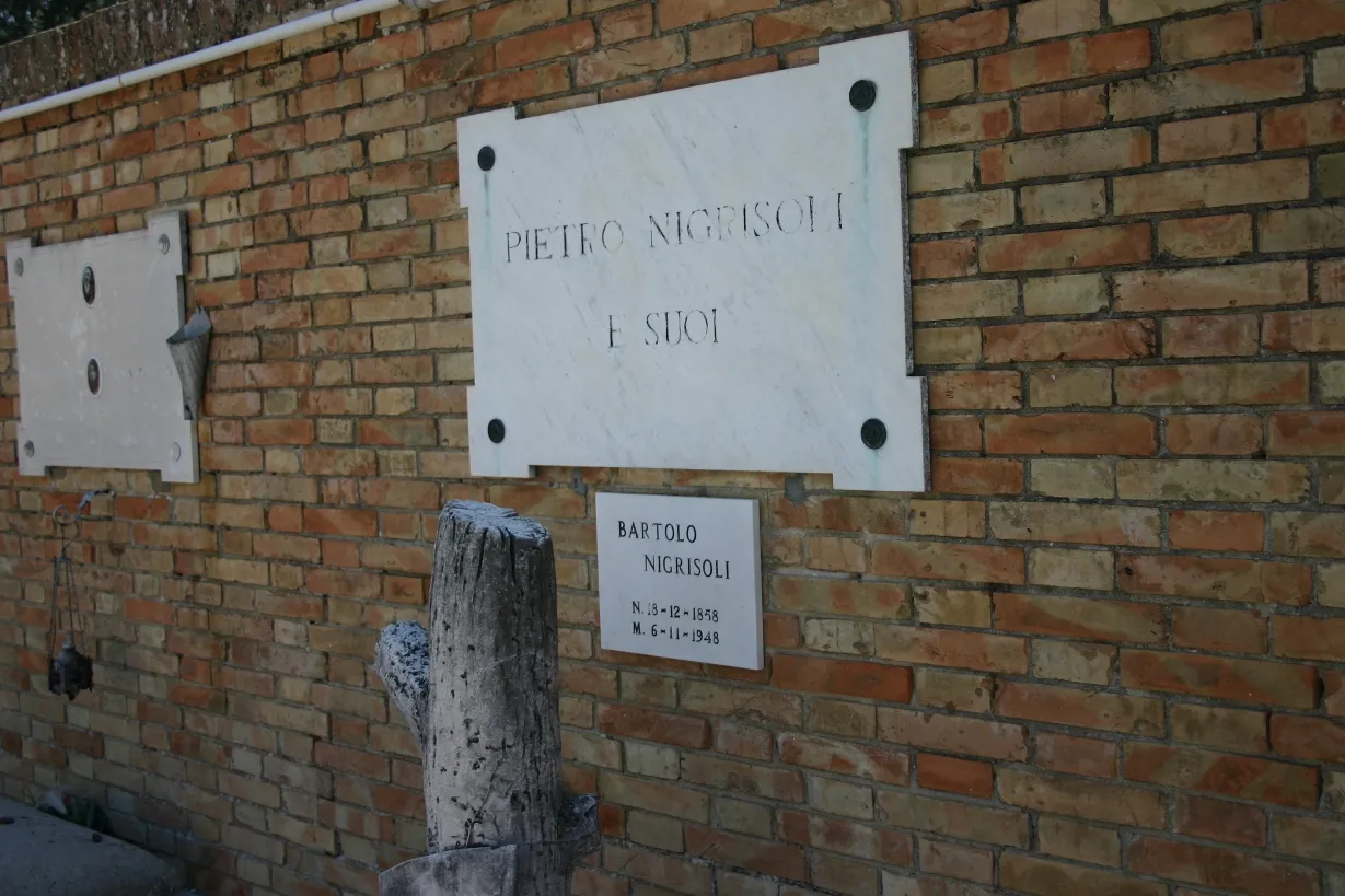 Photo showing: Bartolo Nigrisoli's tomb