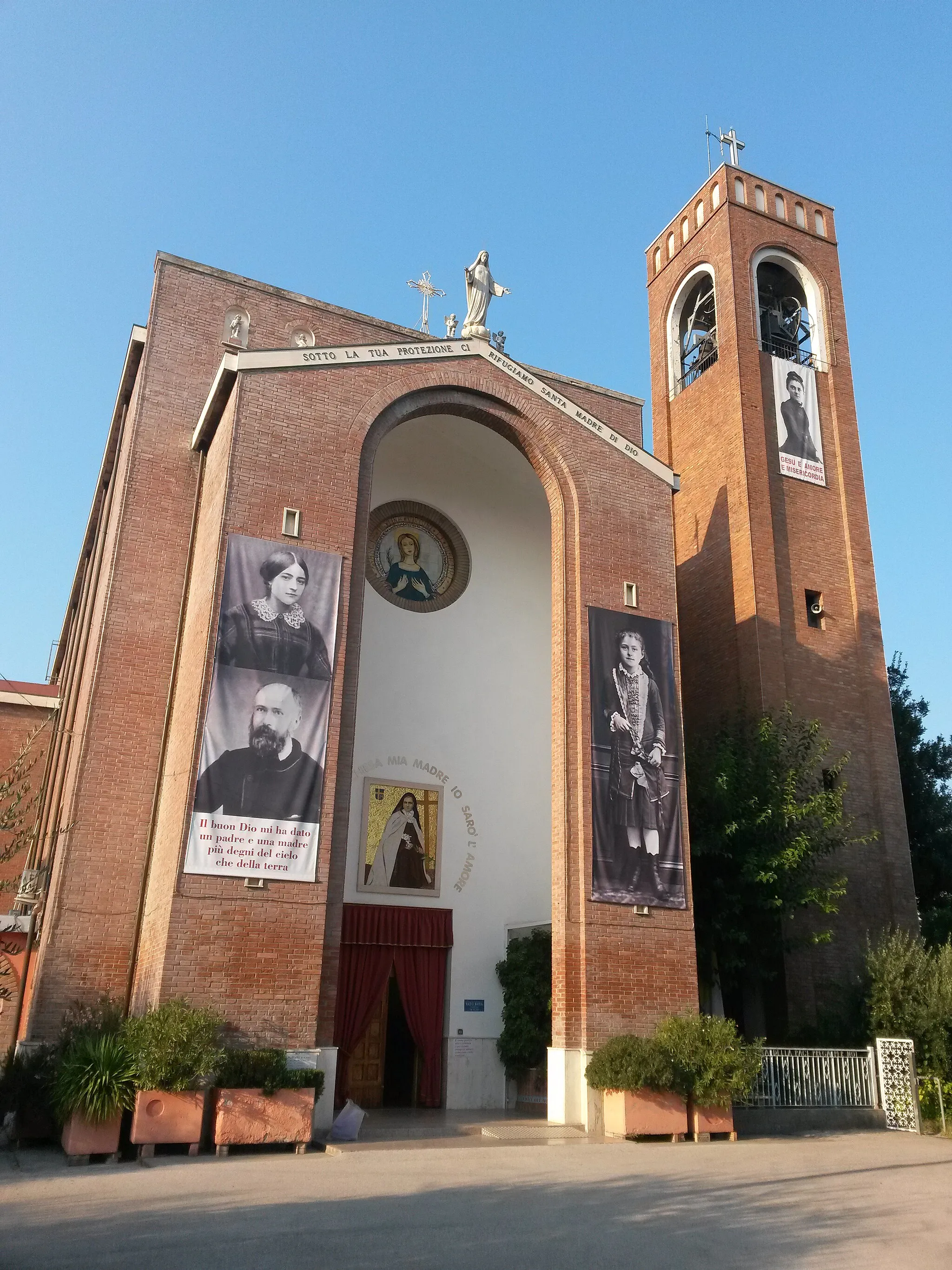 Photo showing: La nuova Chiesa di Santa Giustina (Rimini) edificata nel dopoguerra