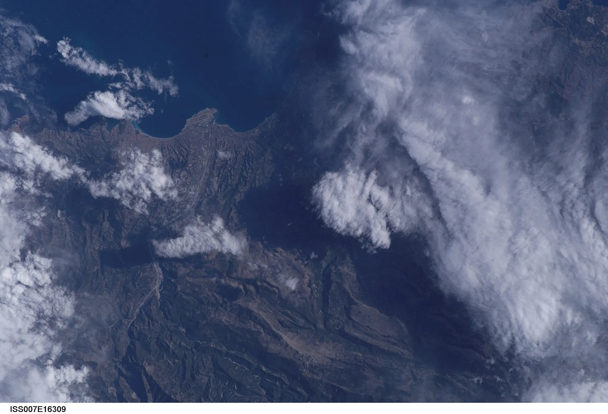 Photo showing: View of France taken during ISS Expedition 7.