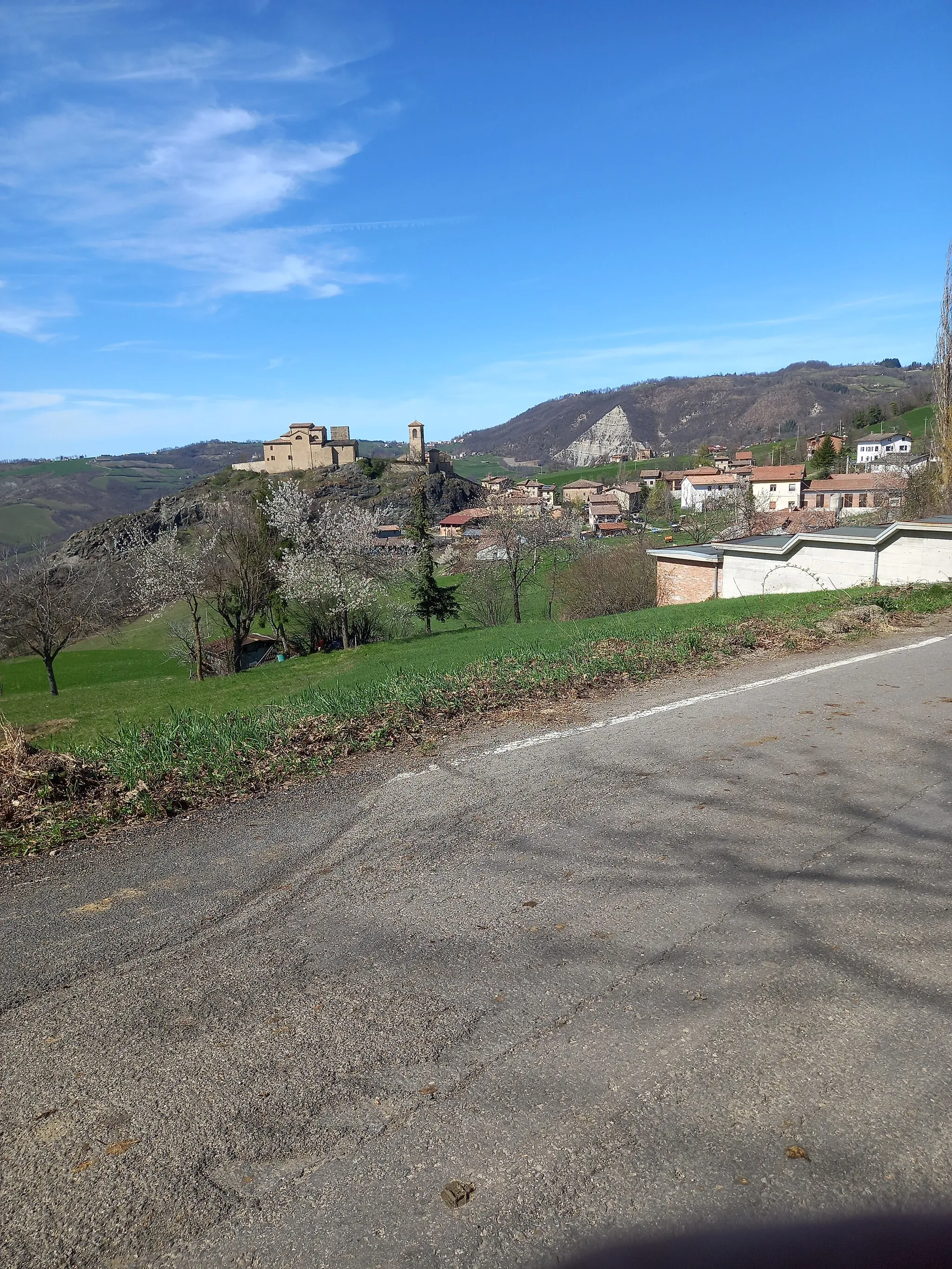 Photo showing: Pompeano village