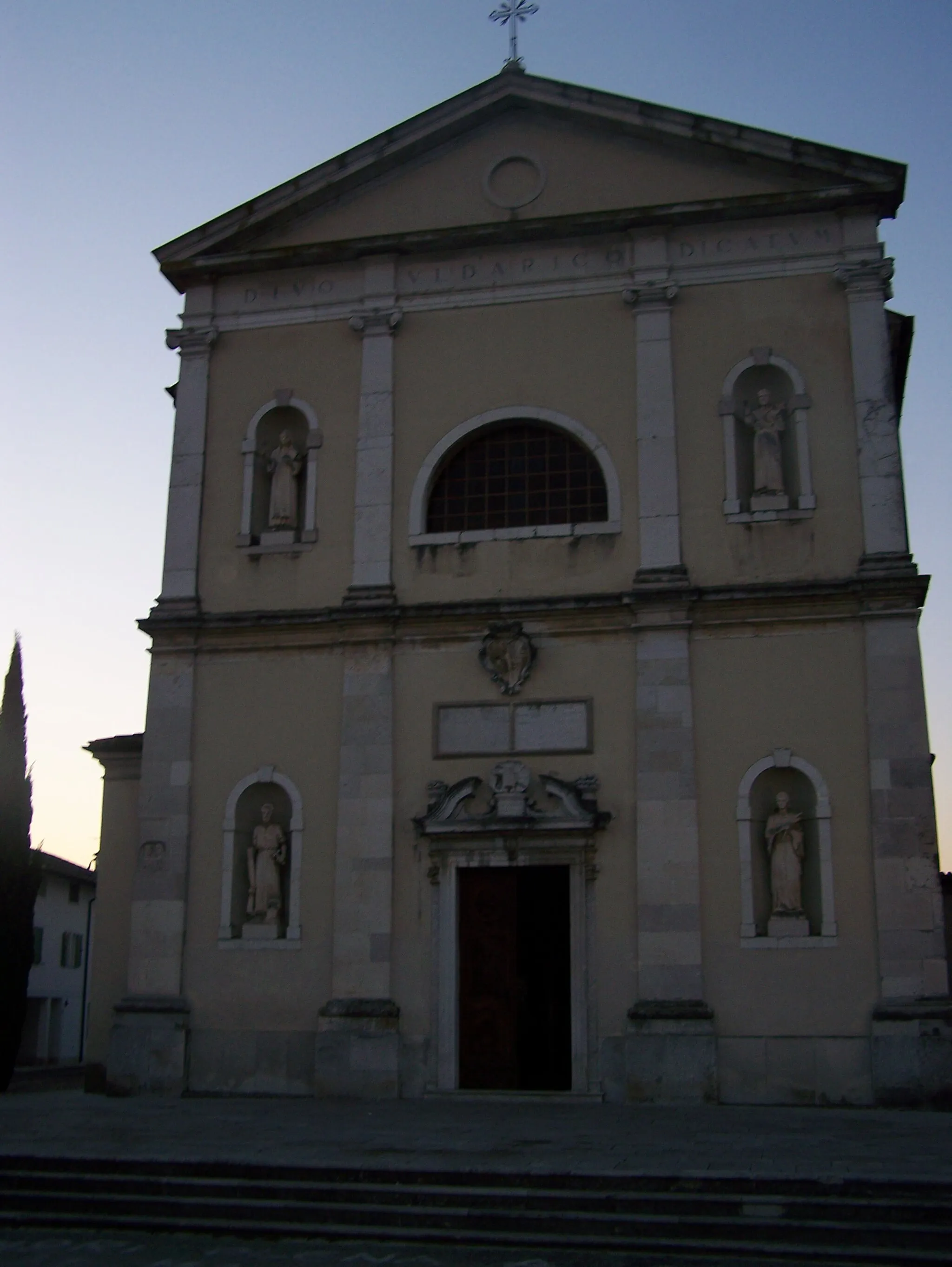 Photo showing: The church of Saint Ulrich in Aiello del Friuli, Udine, Italy