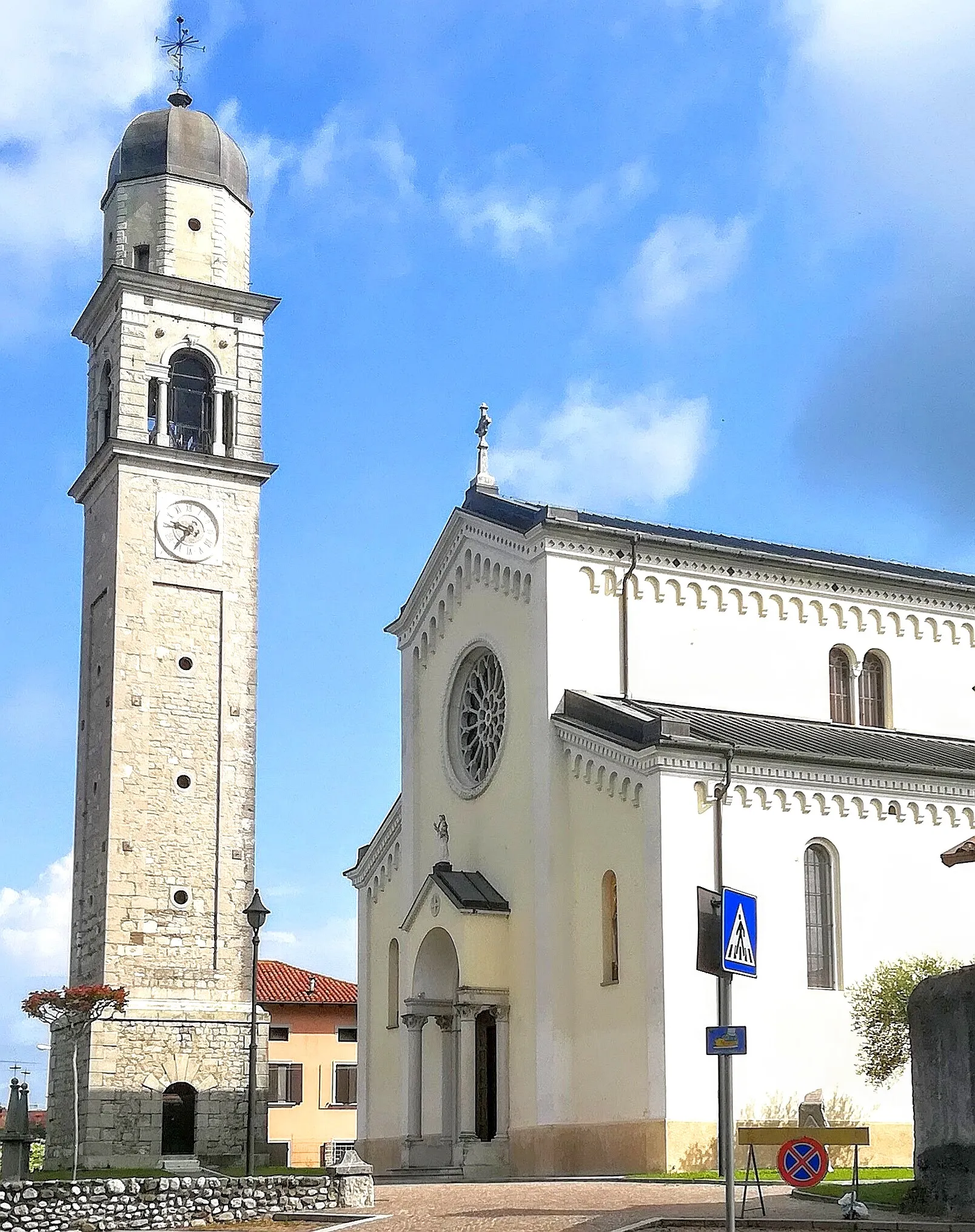 Photo showing: La chiesa parrocchiale di Campoformido, in provincia ed arcidiocesi di Udine