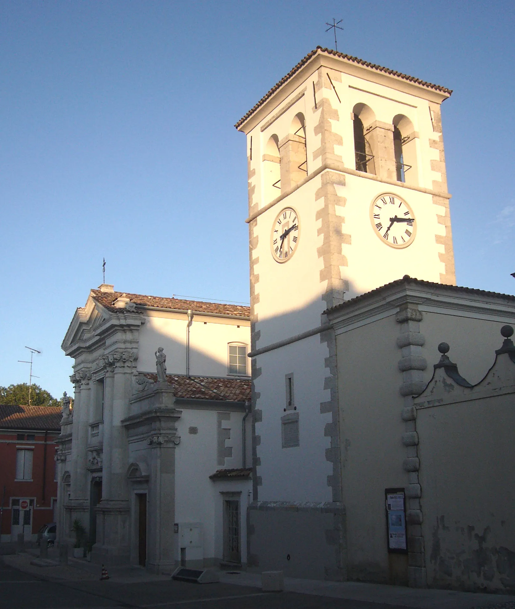 Photo showing: Il duomo e il campanile di Gradisca d'Isonzo