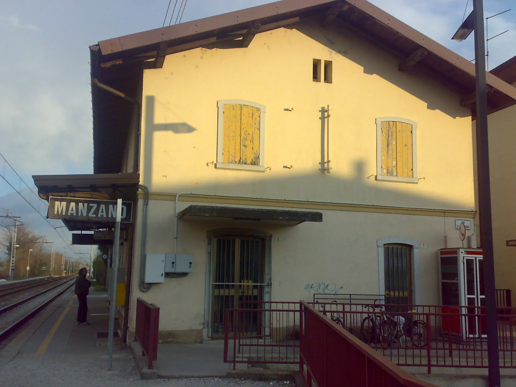 Photo showing: Manzano: la stazione