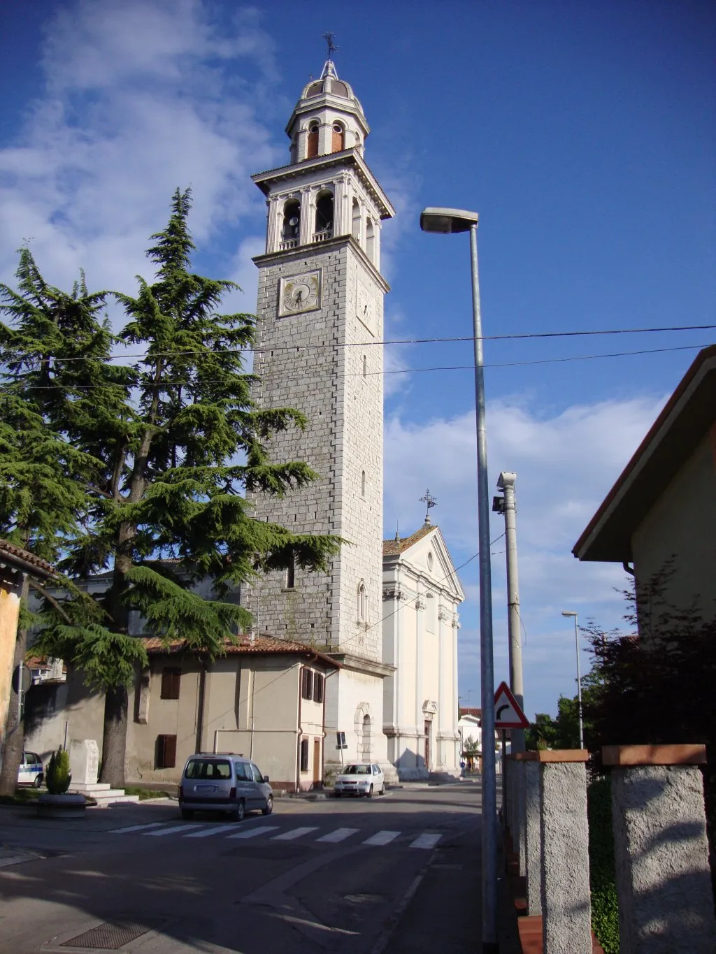 Photo showing: San Pier d'Isonzo: la chiesa parrocchiale di San Pietro.