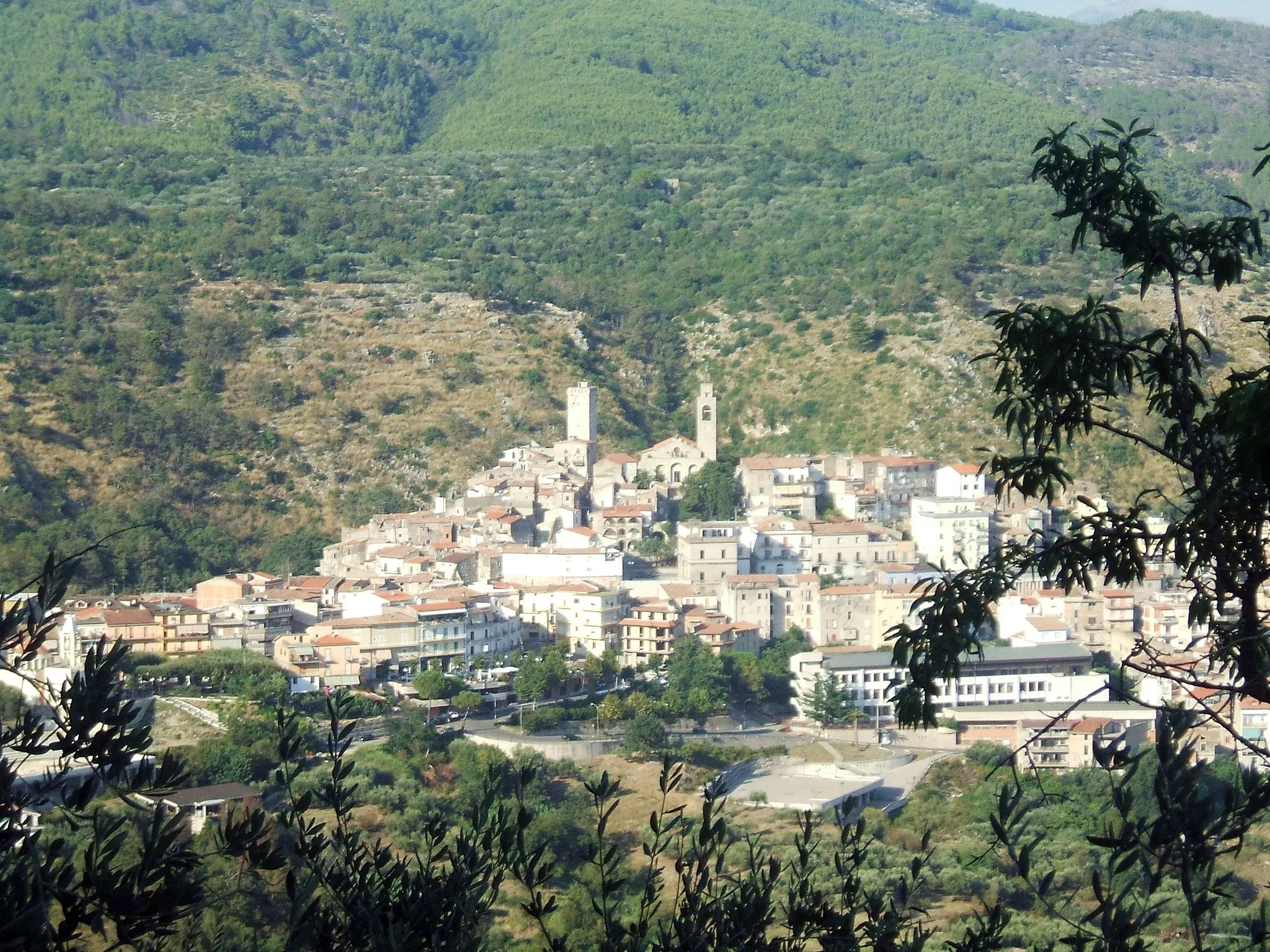 Photo showing: View of Castelforte (LT) town center, Provincia di Latina, Regione Lazio (Latina Province, Latium Region, Italy).