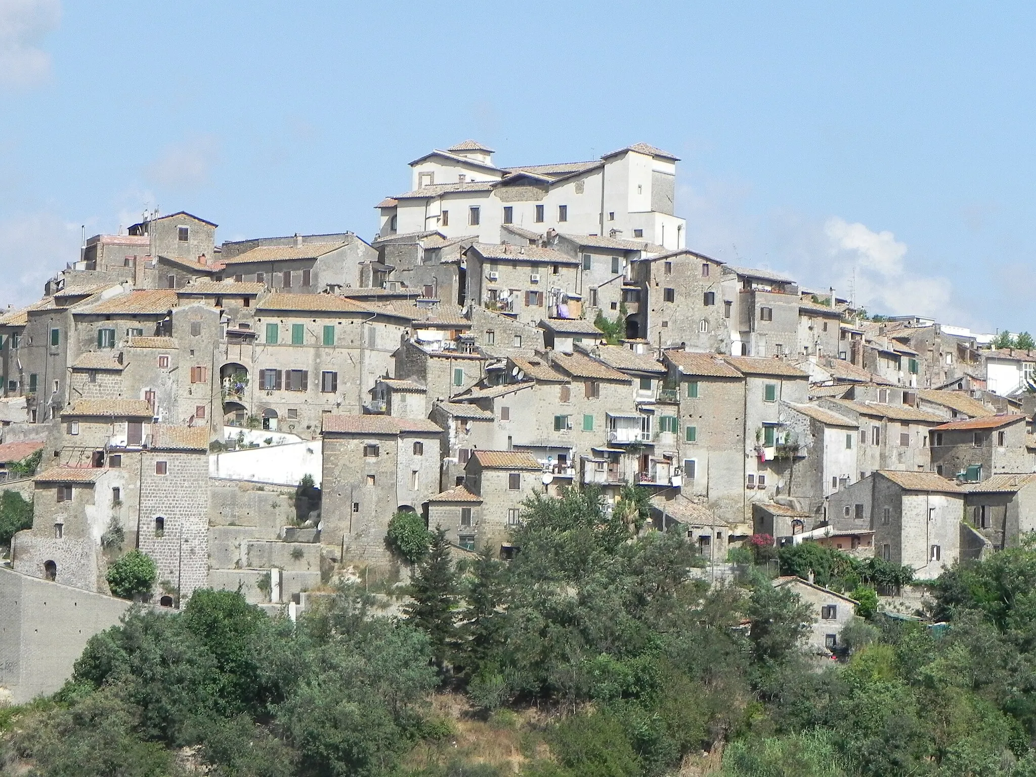 Photo showing: Panorama of Castelnuovo di Porto taken from the church of San Sebastiano