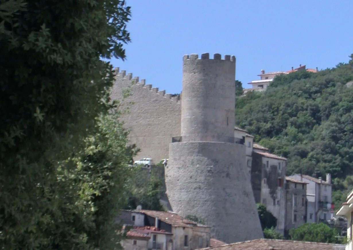 Photo showing: Itri, provincia di Latina, Lazio, Italia. Città alta, il castello