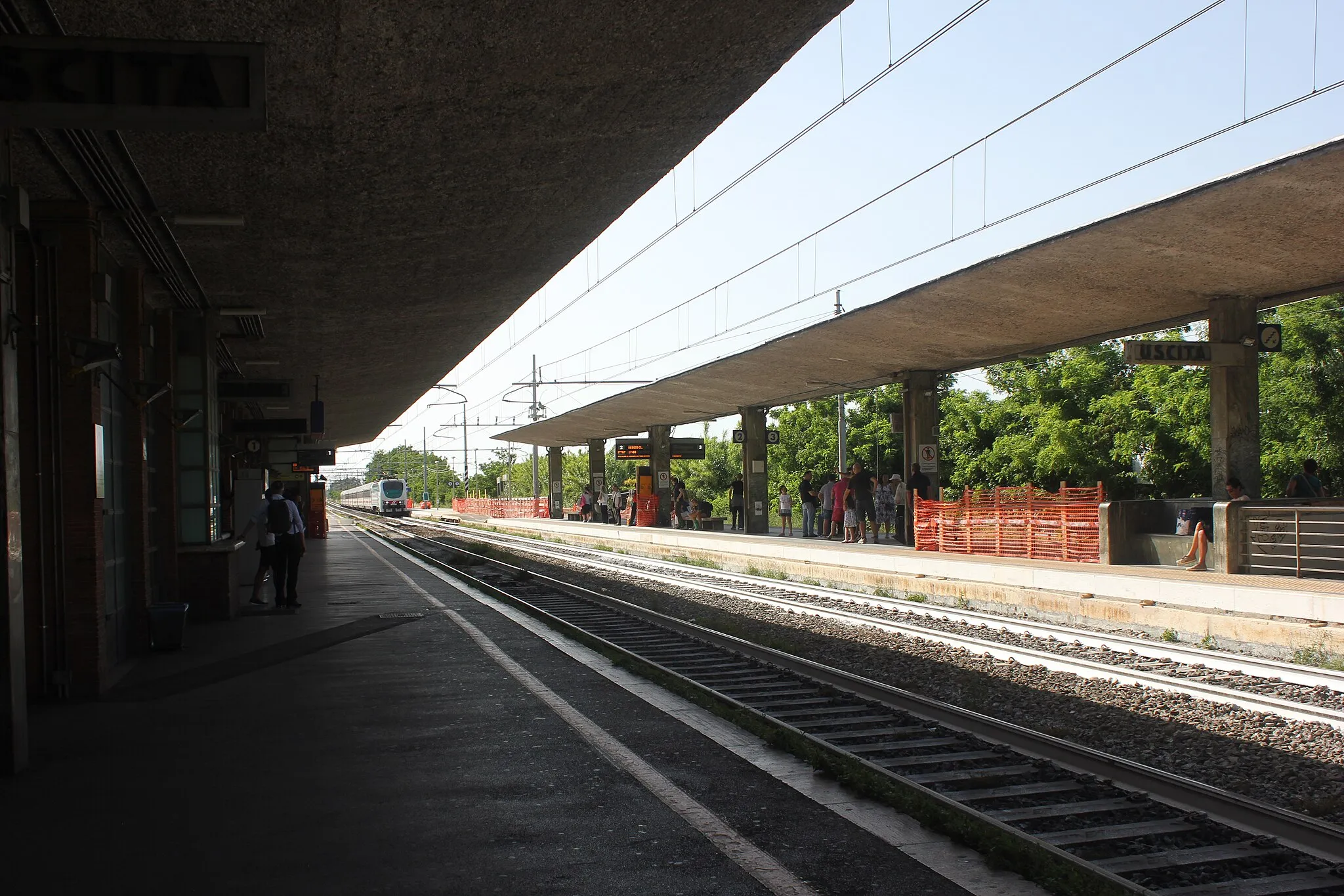 Photo showing: Latina railway station