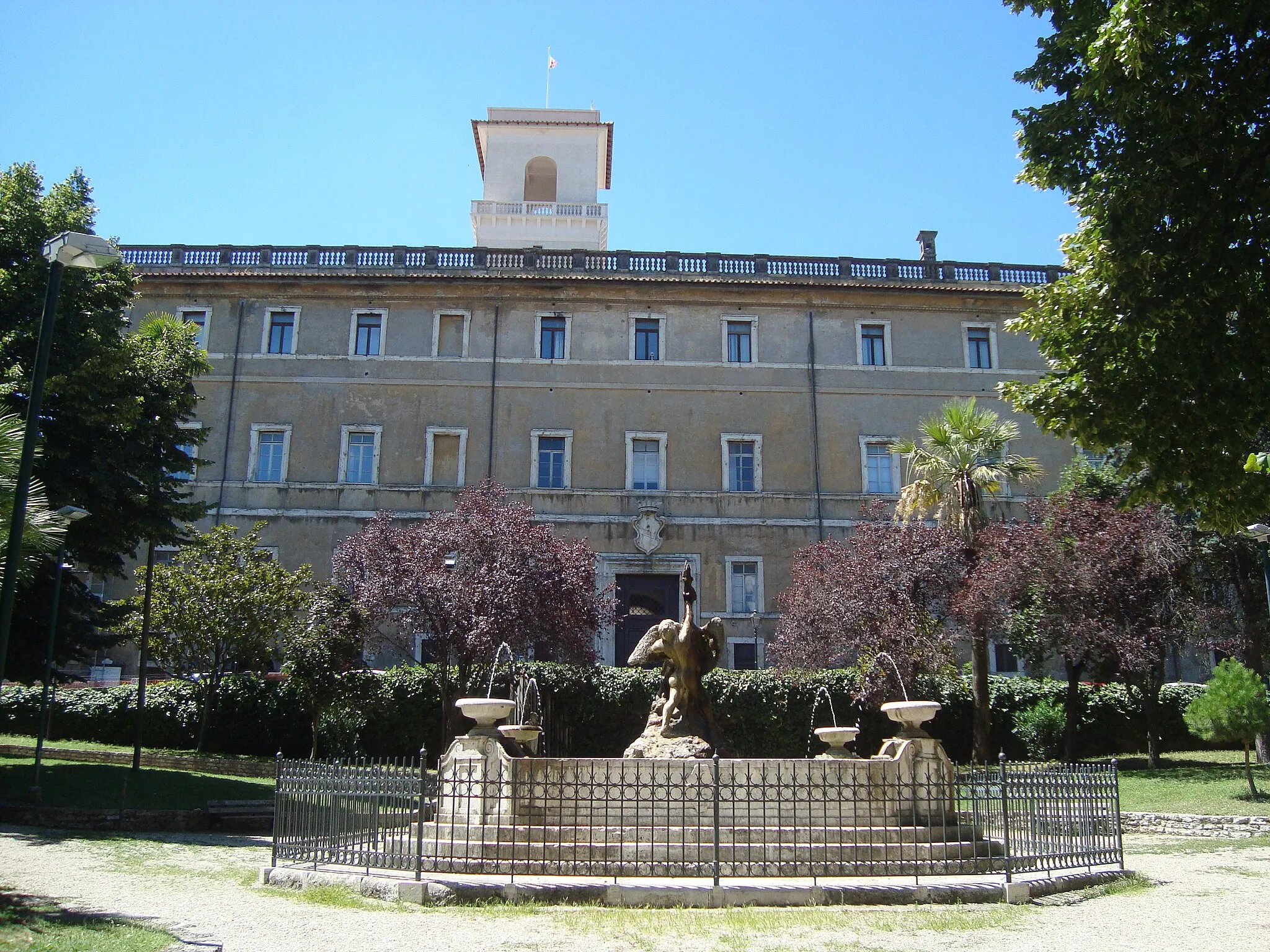 Photo showing: Le Palais Orsini de Monterotondo en Italie, siège de la mairie.