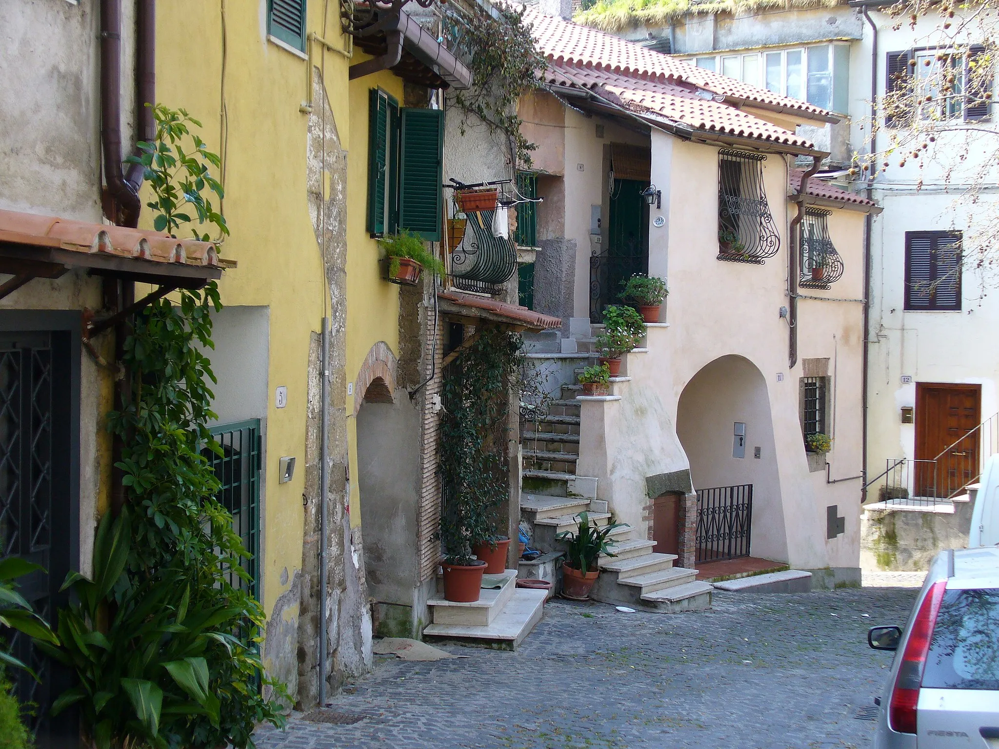 Photo showing: Morlupo (RM) - Rione Borgo

Piazza delle Cerrette, case