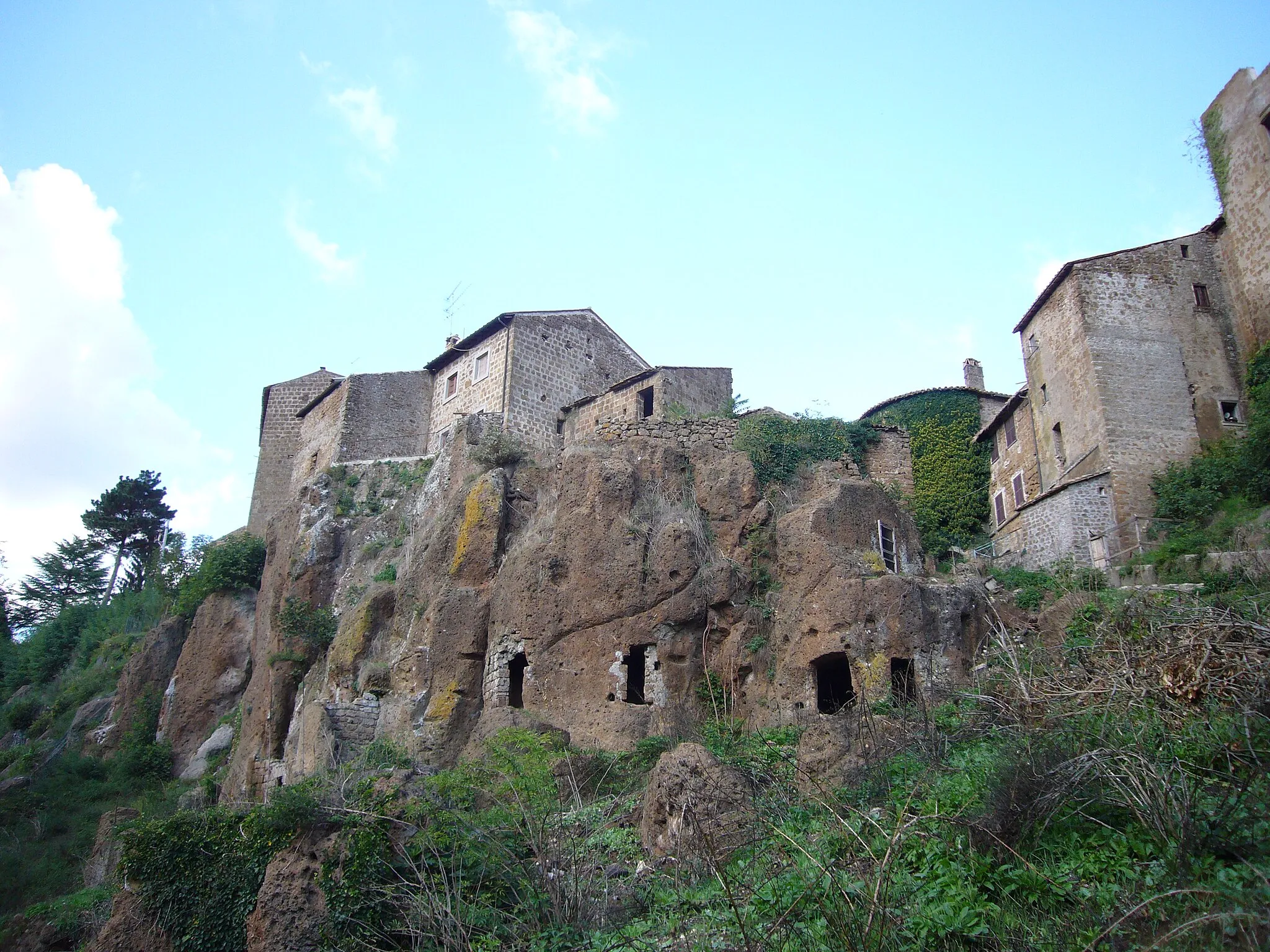 Photo showing: Vejano, il borgo abbandonato