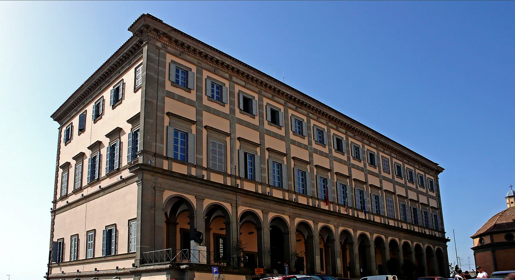 Photo showing: Palazzo comunale di Velletri. Architetto Giacomo Dalla Porta ha iniziato nel 1575 e lasciato incompiuto alla morte, terminato da Filippo Barigioni nel 1720
