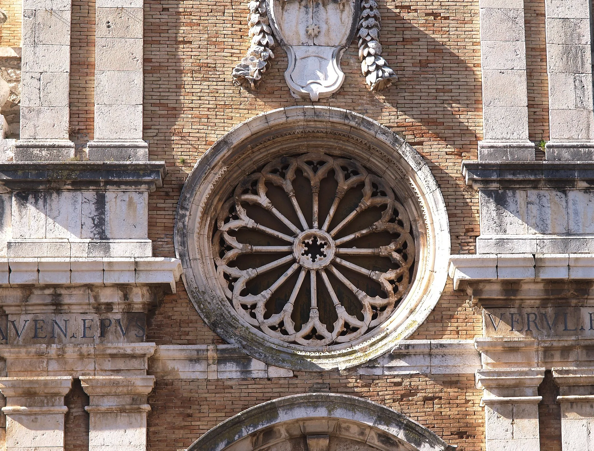 Photo showing: Particolare rosone Cattedrale