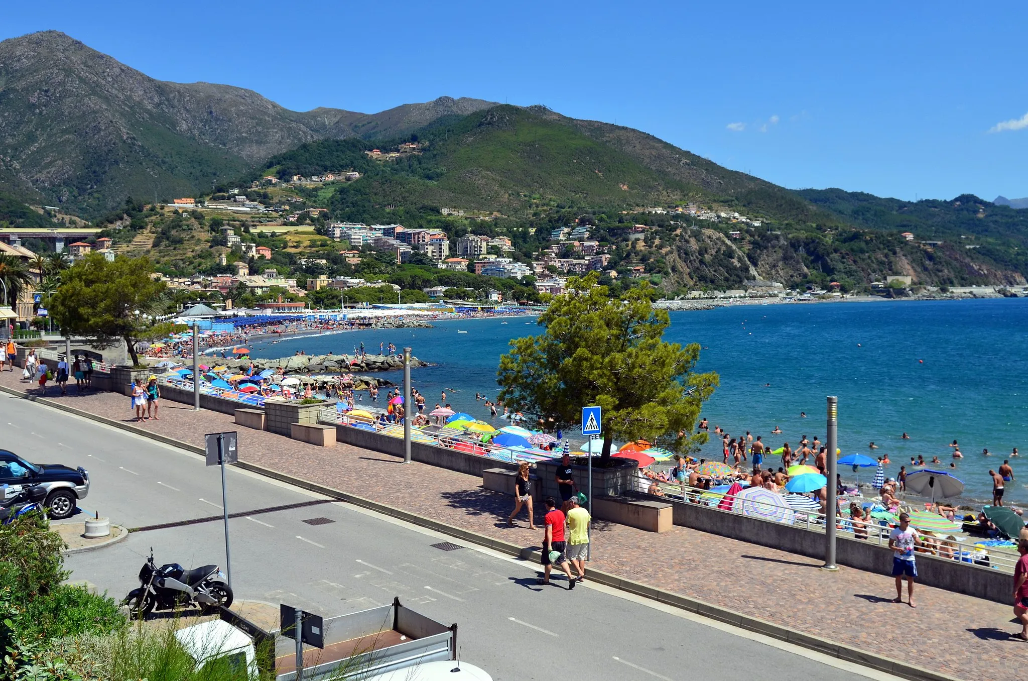 Photo showing: Il litorale di Arenzano, Liguria, Italia
