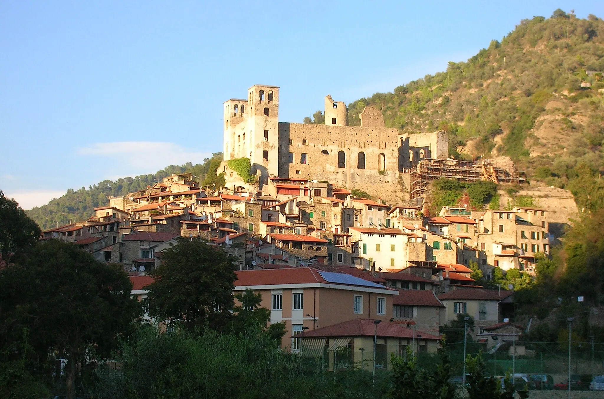 Photo showing: Castello di Dolceacqua, Liguria, Italia.