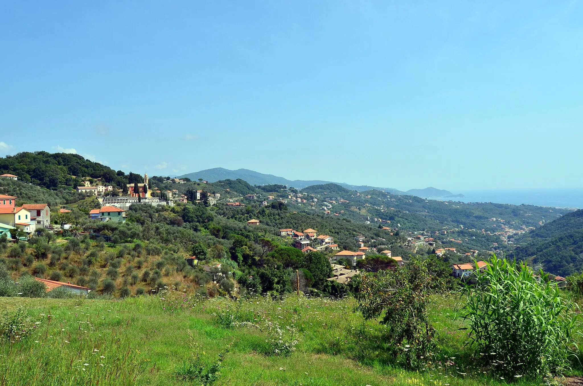 Photo showing: Panorama di San Rufino e del territorio di Leivi, Liguria, Italia