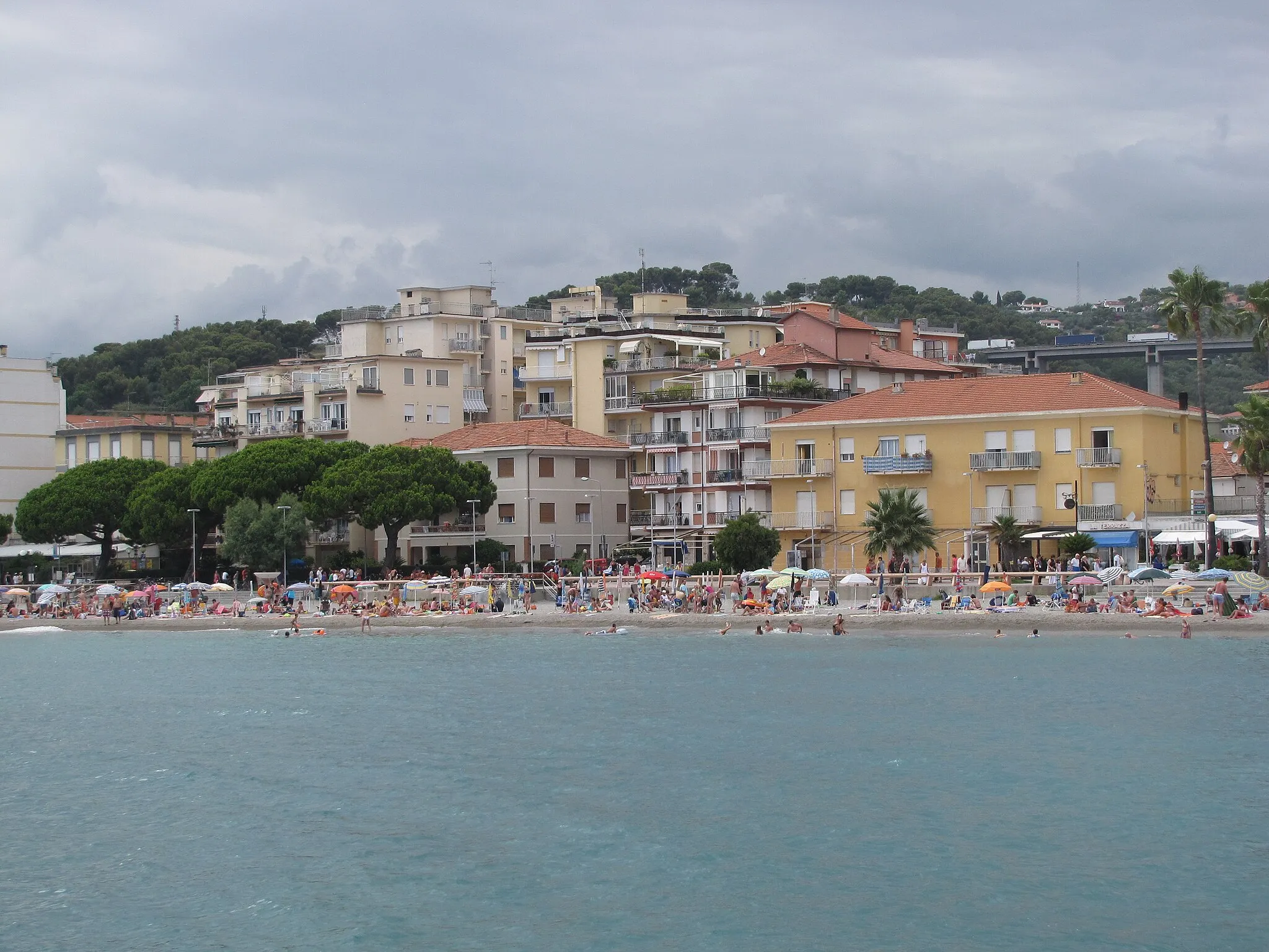 Photo showing: A view from the sea to San Bartolomeo Al Mare, Italy