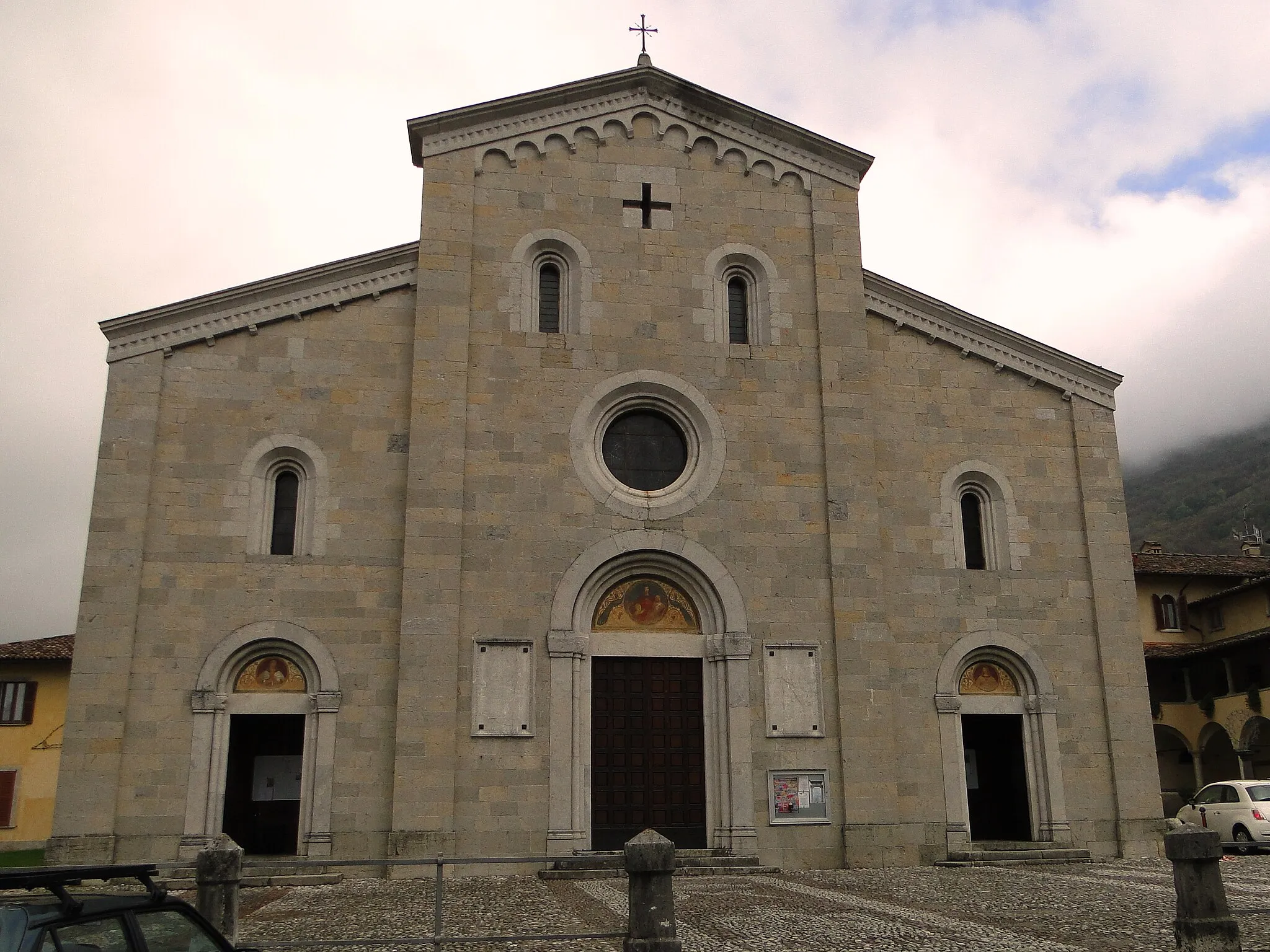 Photo showing: Abbazia san Benedetto in Vallalta, Abbazia di Albino (BG). Vista frontale della chiesa